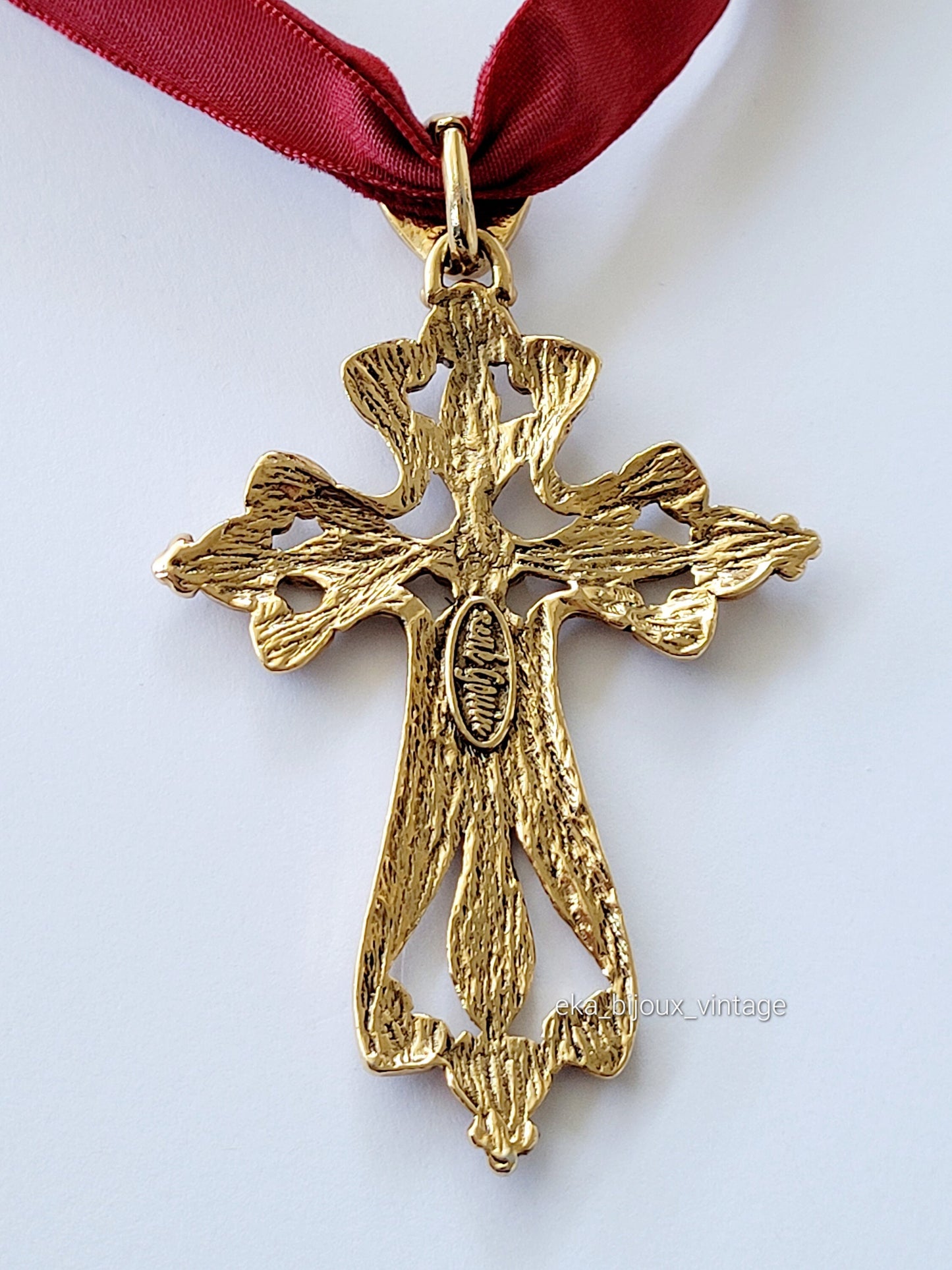 René Gouin - Vintage cross-shaped pendant