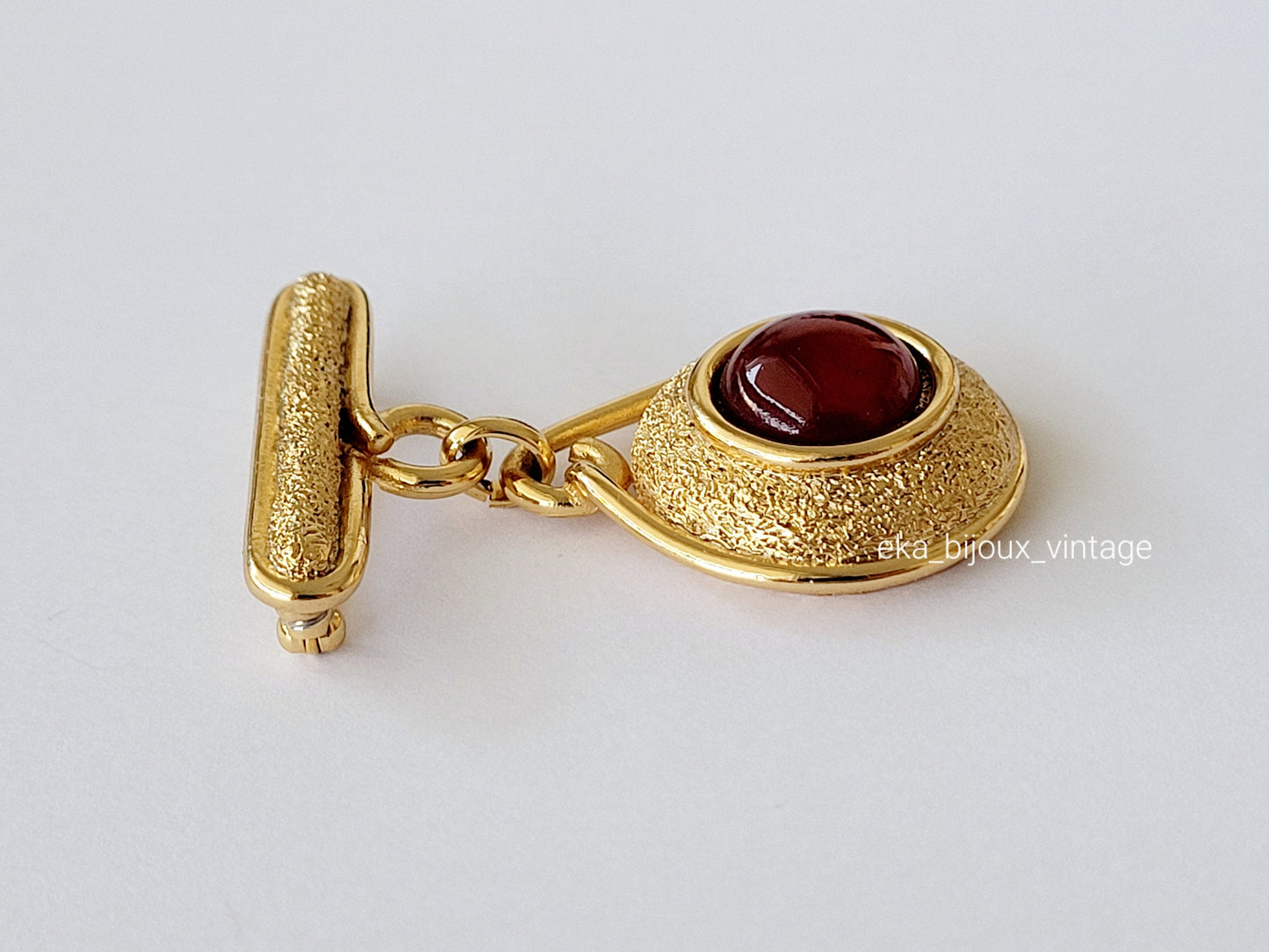 Guy Laroche - Broche vintage Cabochon rouge