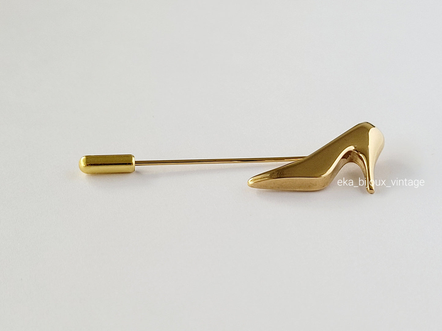 Ferragamo - Vintage Brooch/Pin