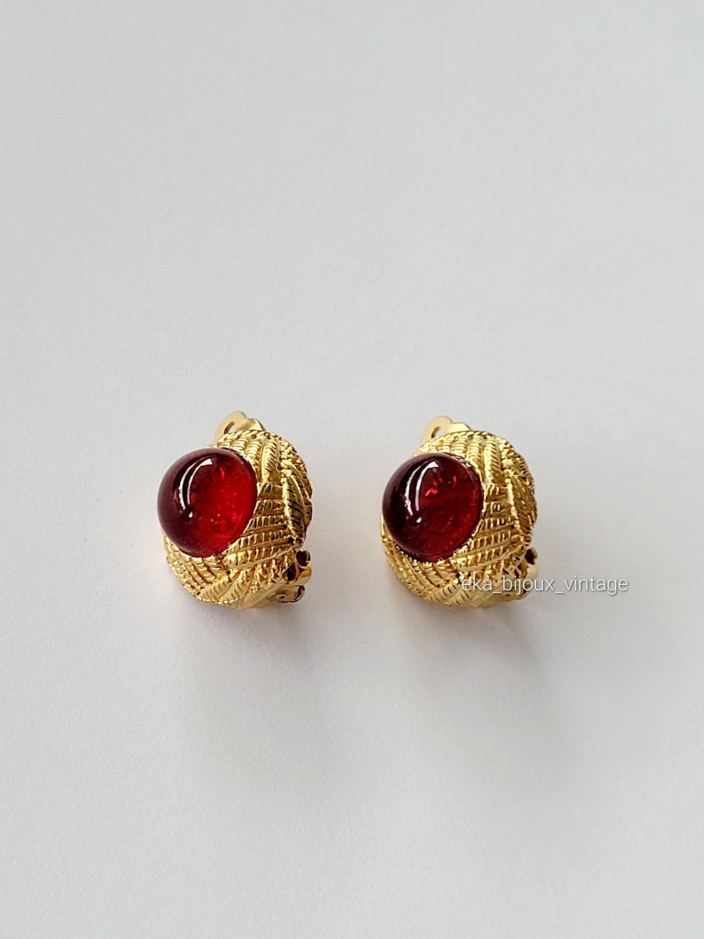 Chanel - Boucles d'oreilles vintage Cabochons rouges