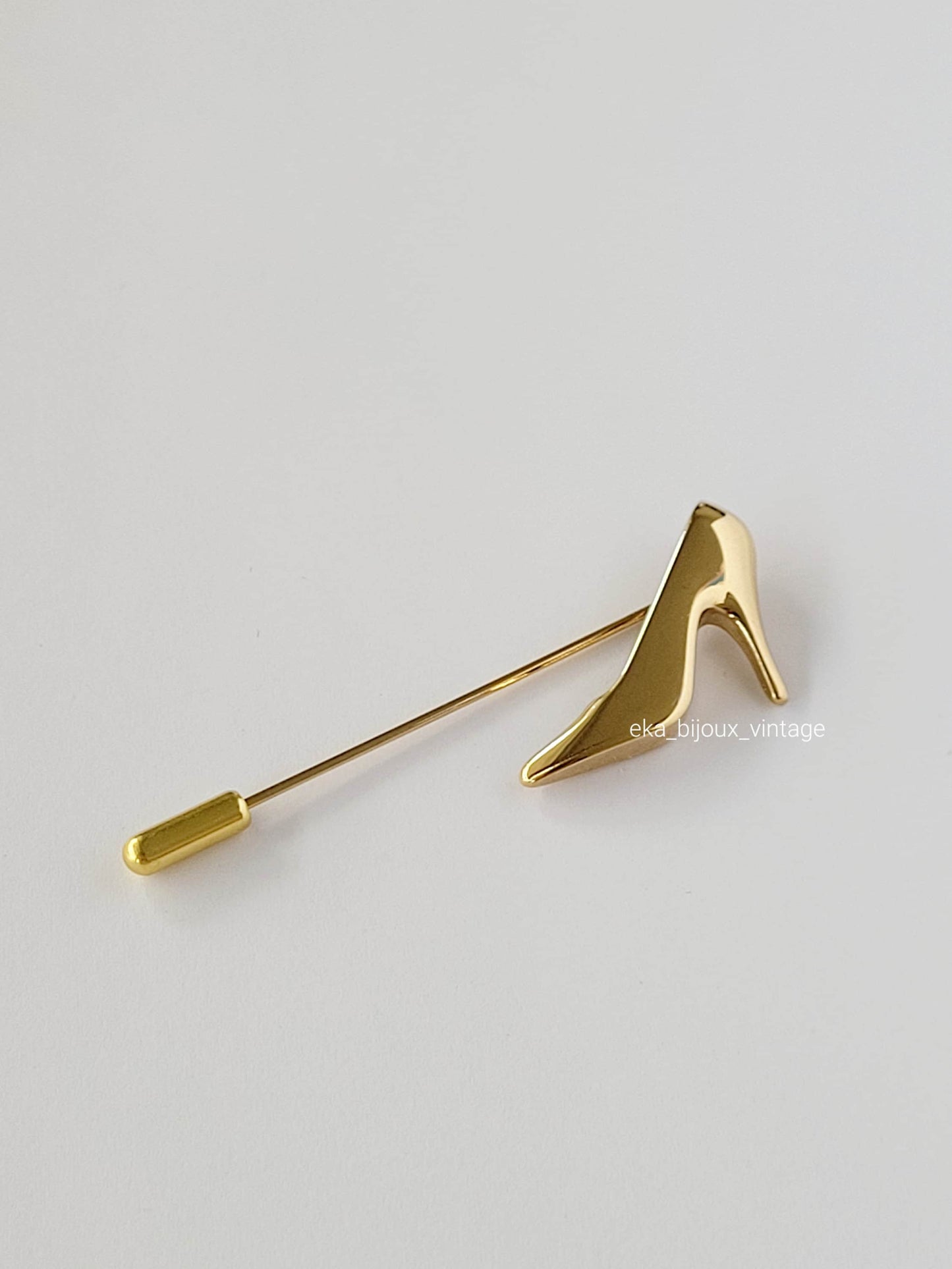 Ferragamo - Vintage Brooch/Pin