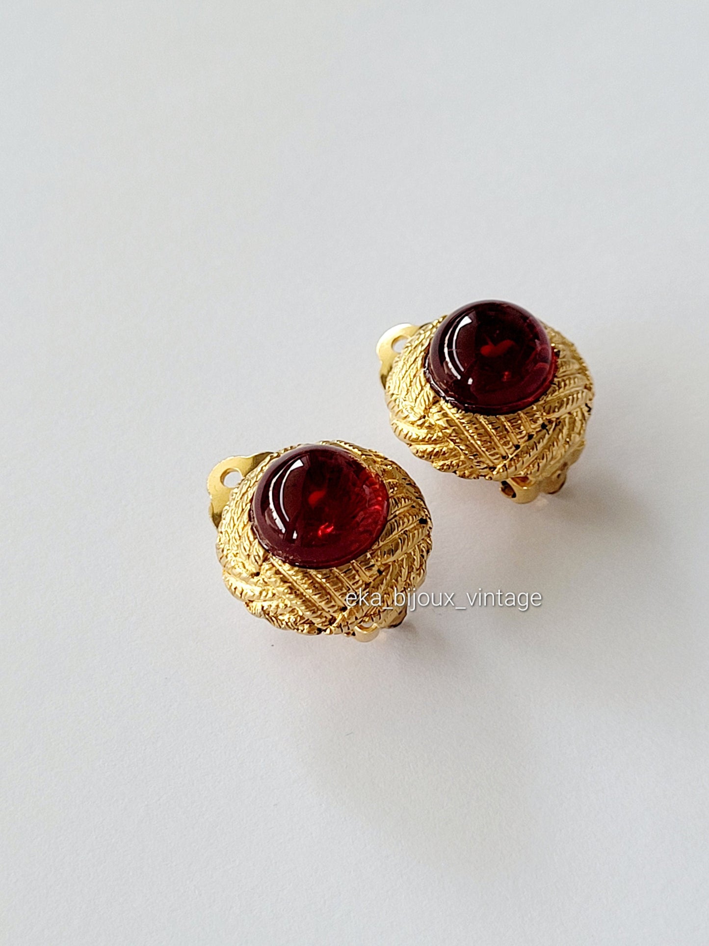 Chanel - Boucles d'oreilles vintage Cabochons rouges