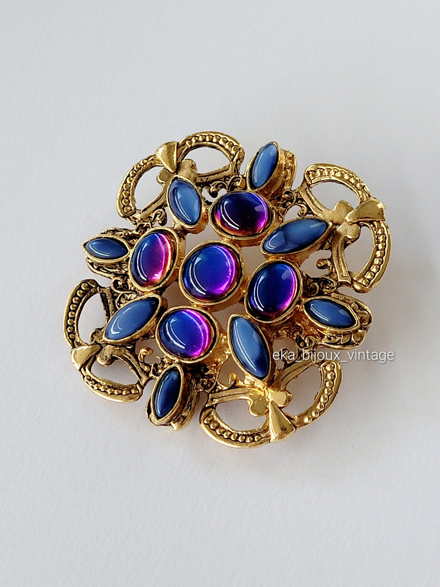 Chorange - Vintage blue cabochon brooch