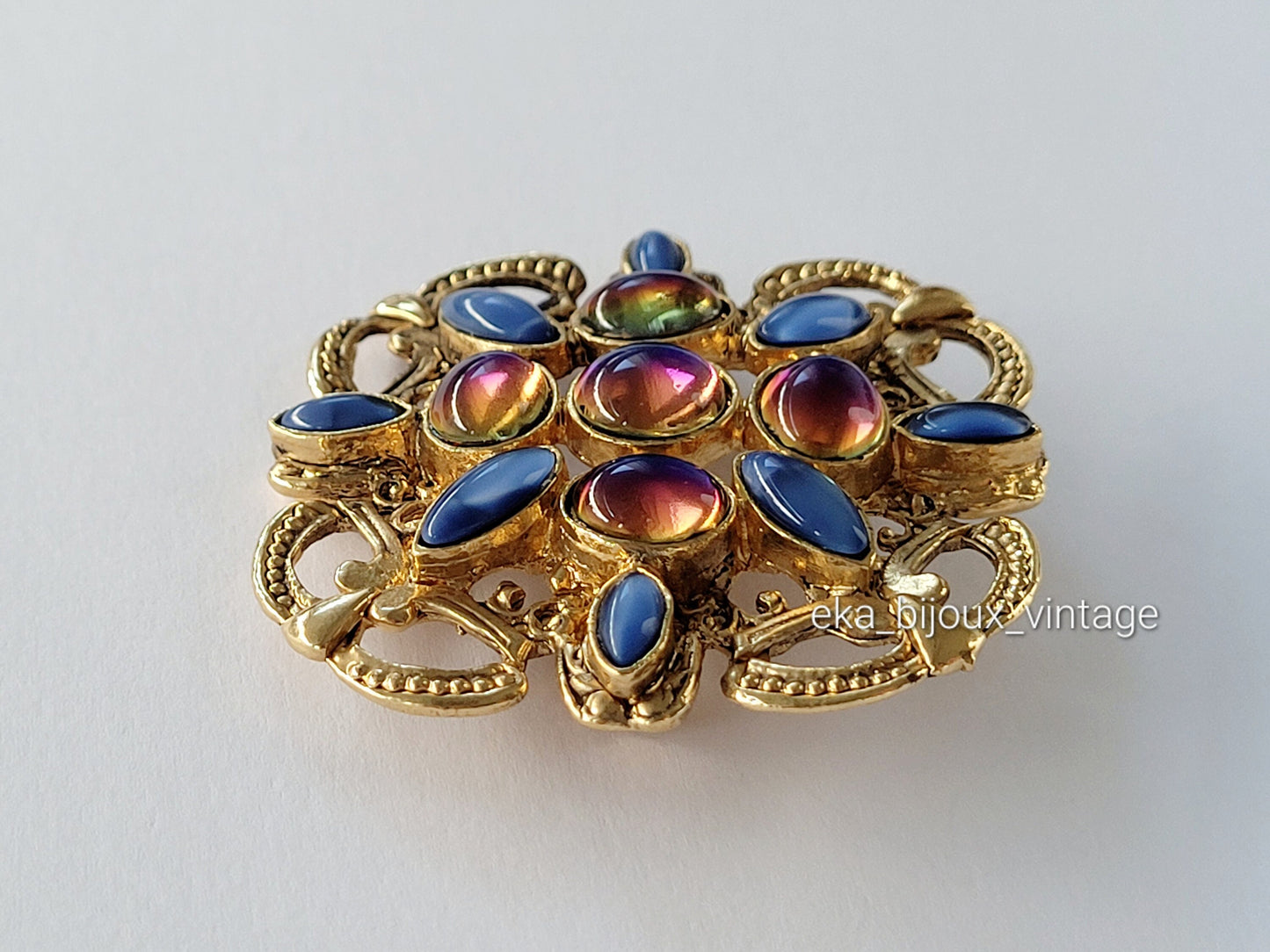 Chorange - Vintage blue cabochon brooch