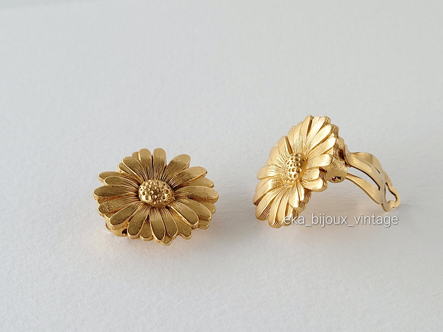 Escada - Vintage earrings - Marguerite