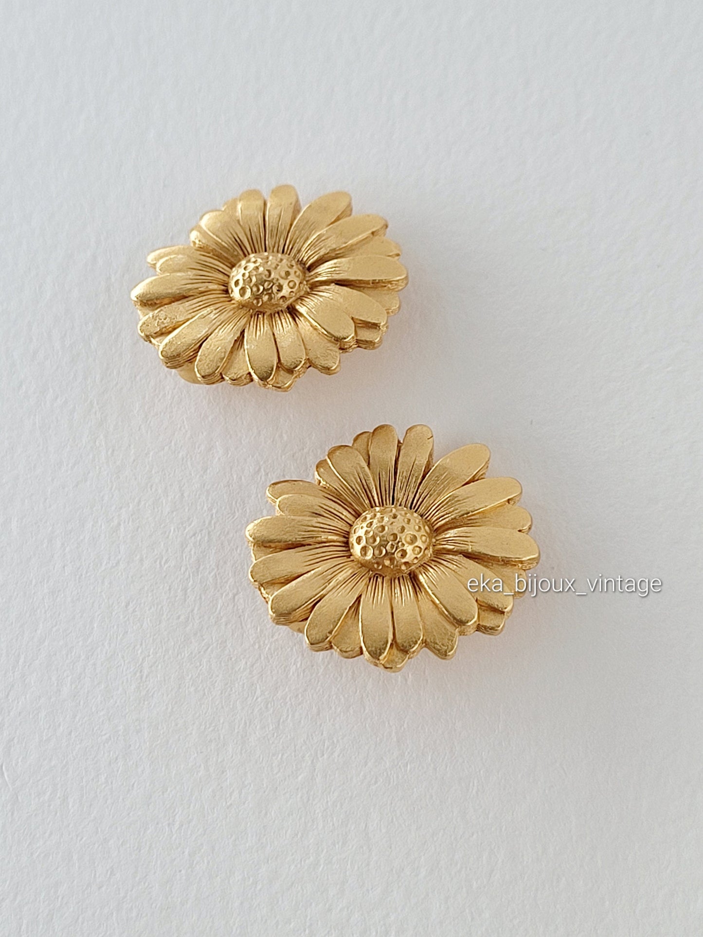 Escada - Vintage earrings - Marguerite