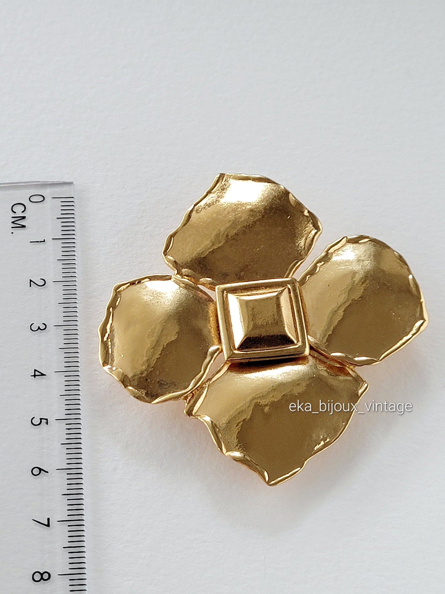 Vintage Yves Saint Laurent Fleur brooch/pendant