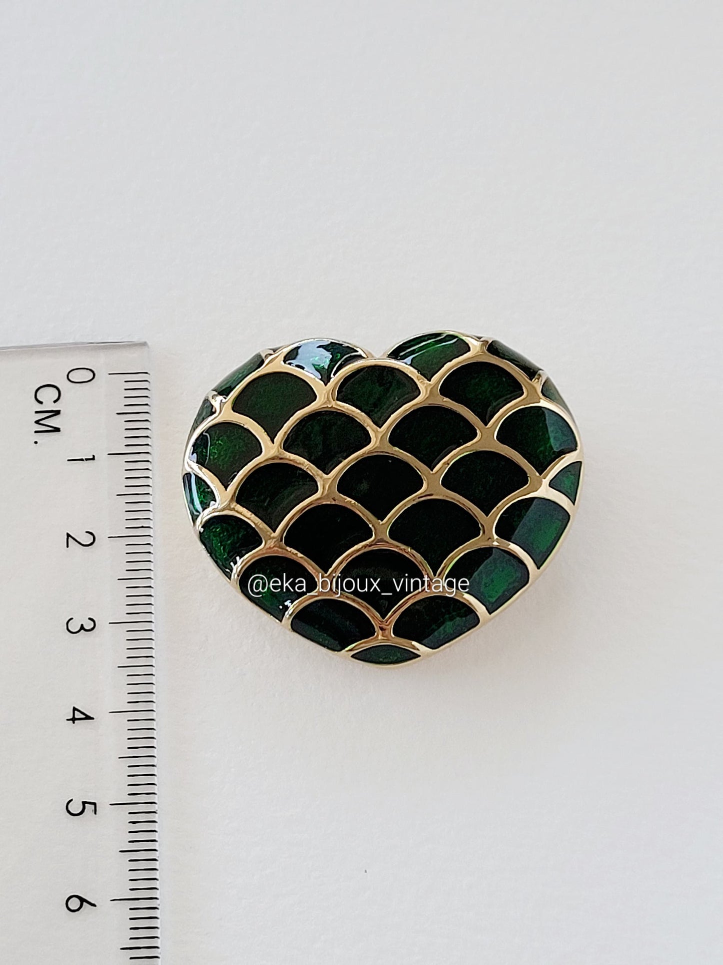 Agatha Paris - Vintage green heart brooch