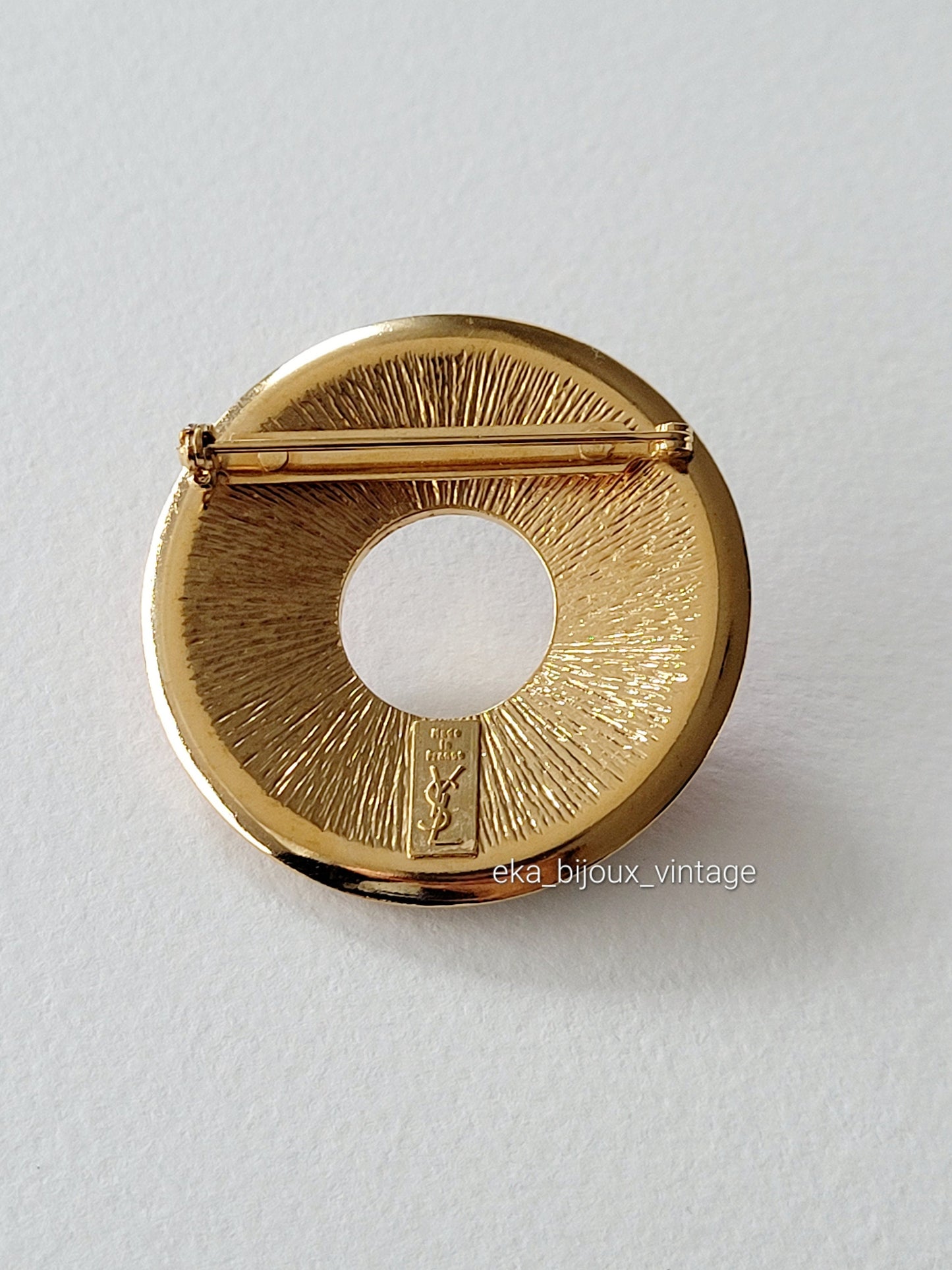 Yves Saint Laurent - Vintage round brooch