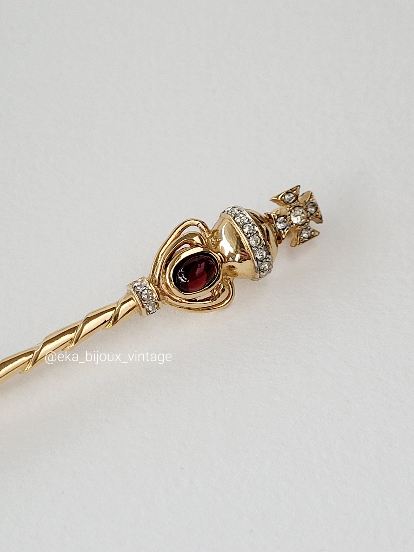 Nina Ricci - Vintage red cabochon brooch