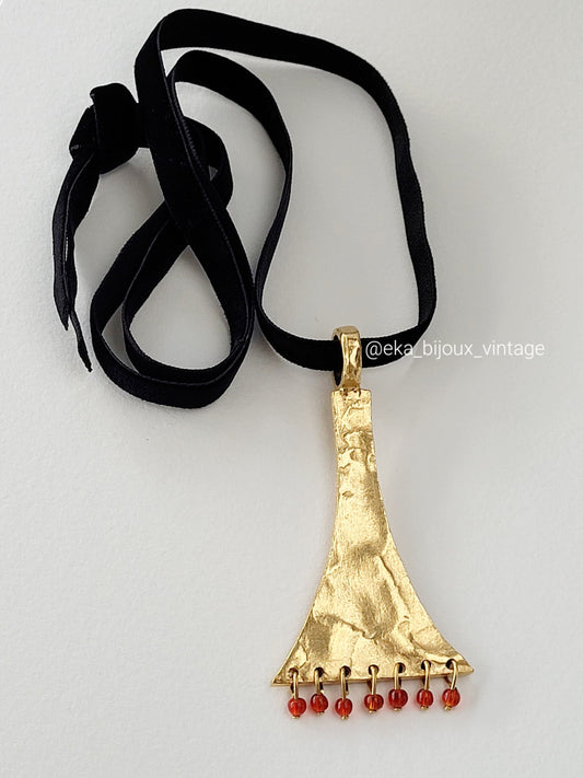 Biche de Bere - Vintage golden pendant