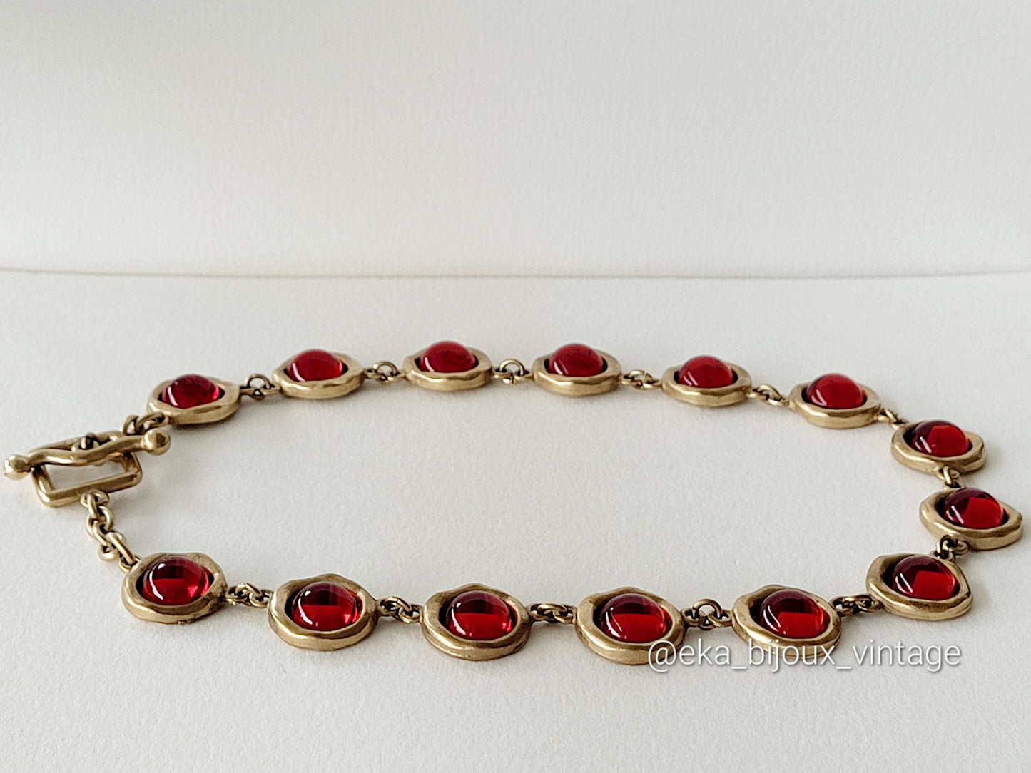 Collier vintage Biche de Bere à cabochons rouges