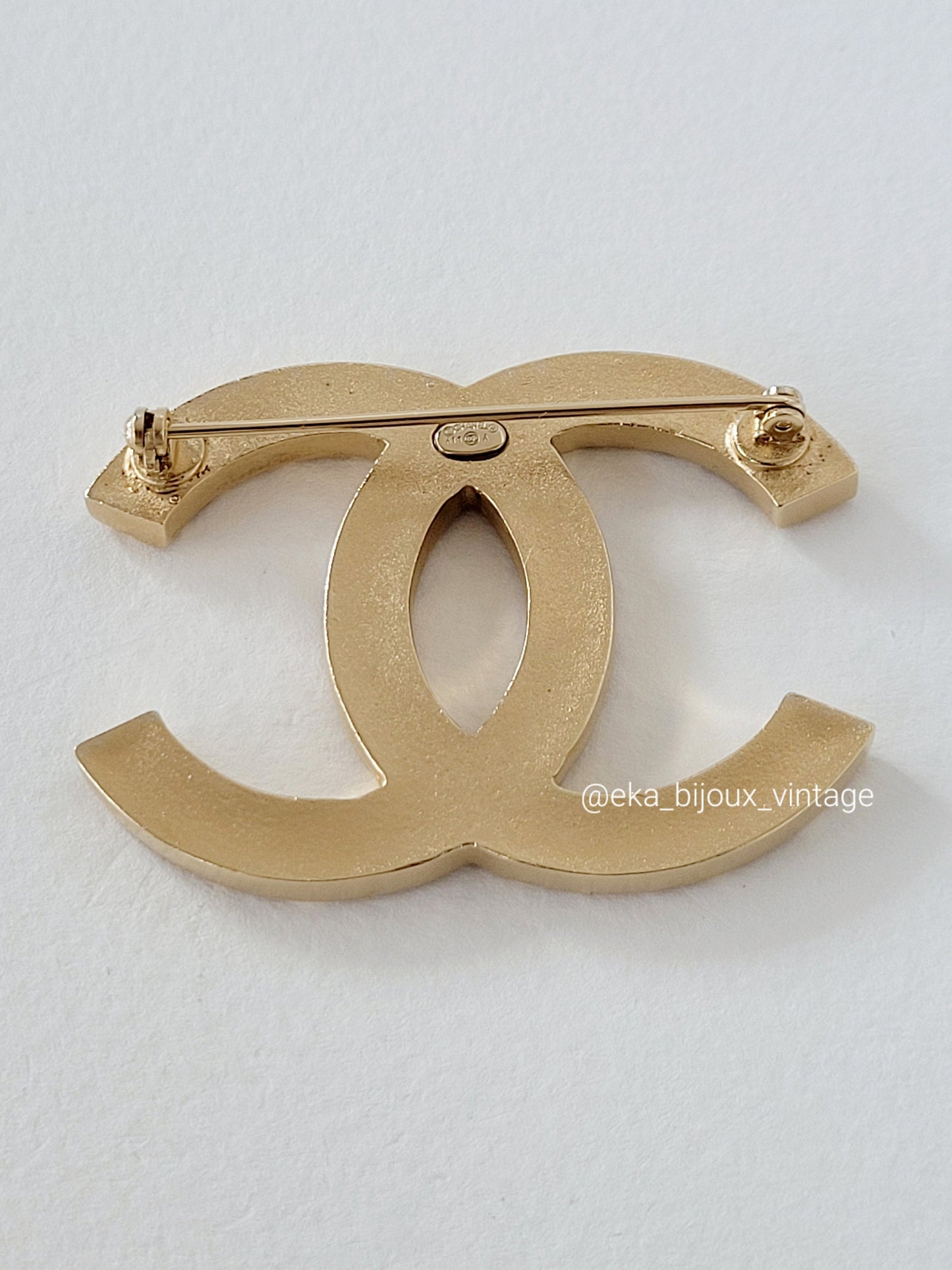 Chanel - Authentique broche CC