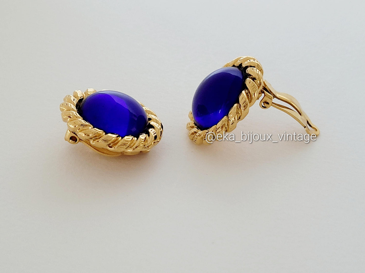 Chanel - Boucles d'oreilles vintage Cabochons bleus