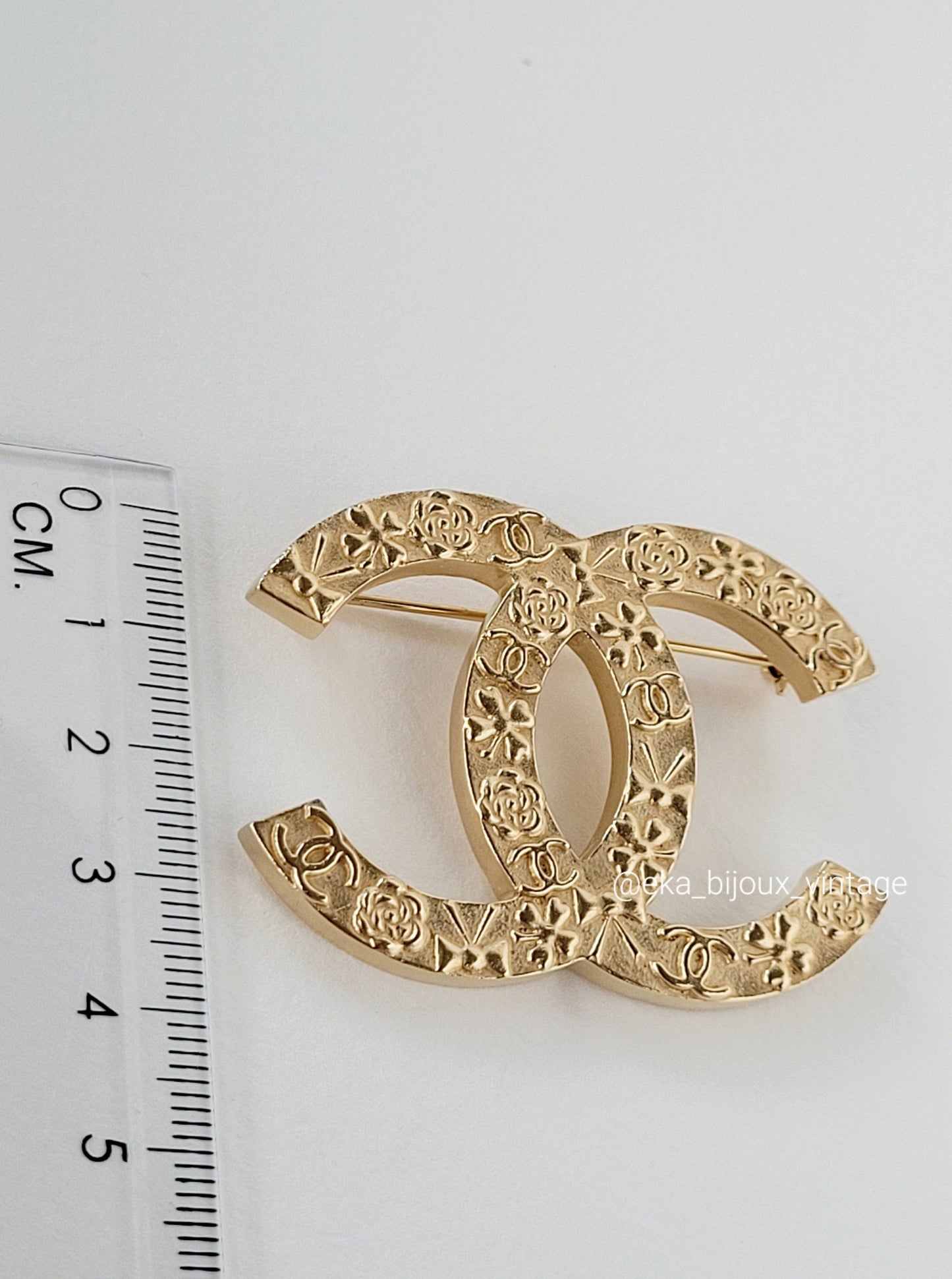 Chanel - Authentique broche CC