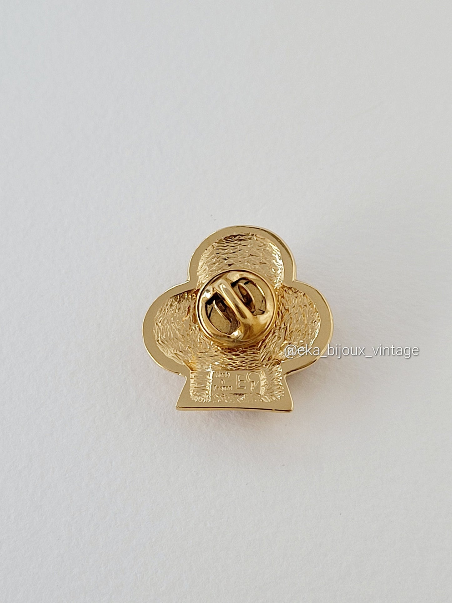 Broche vintage Yves Saint Laurent en forme de pique