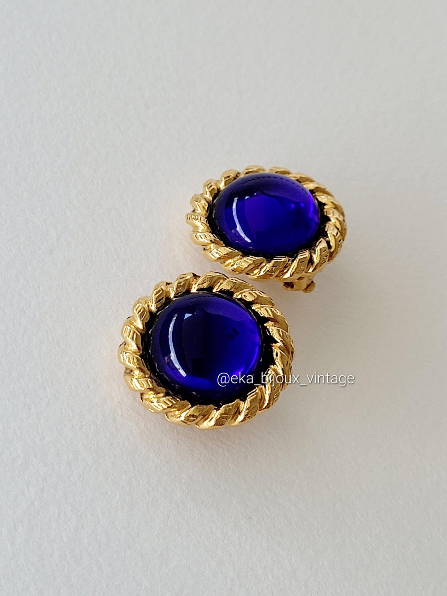 Chanel - Boucles d'oreilles vintage Cabochons bleus