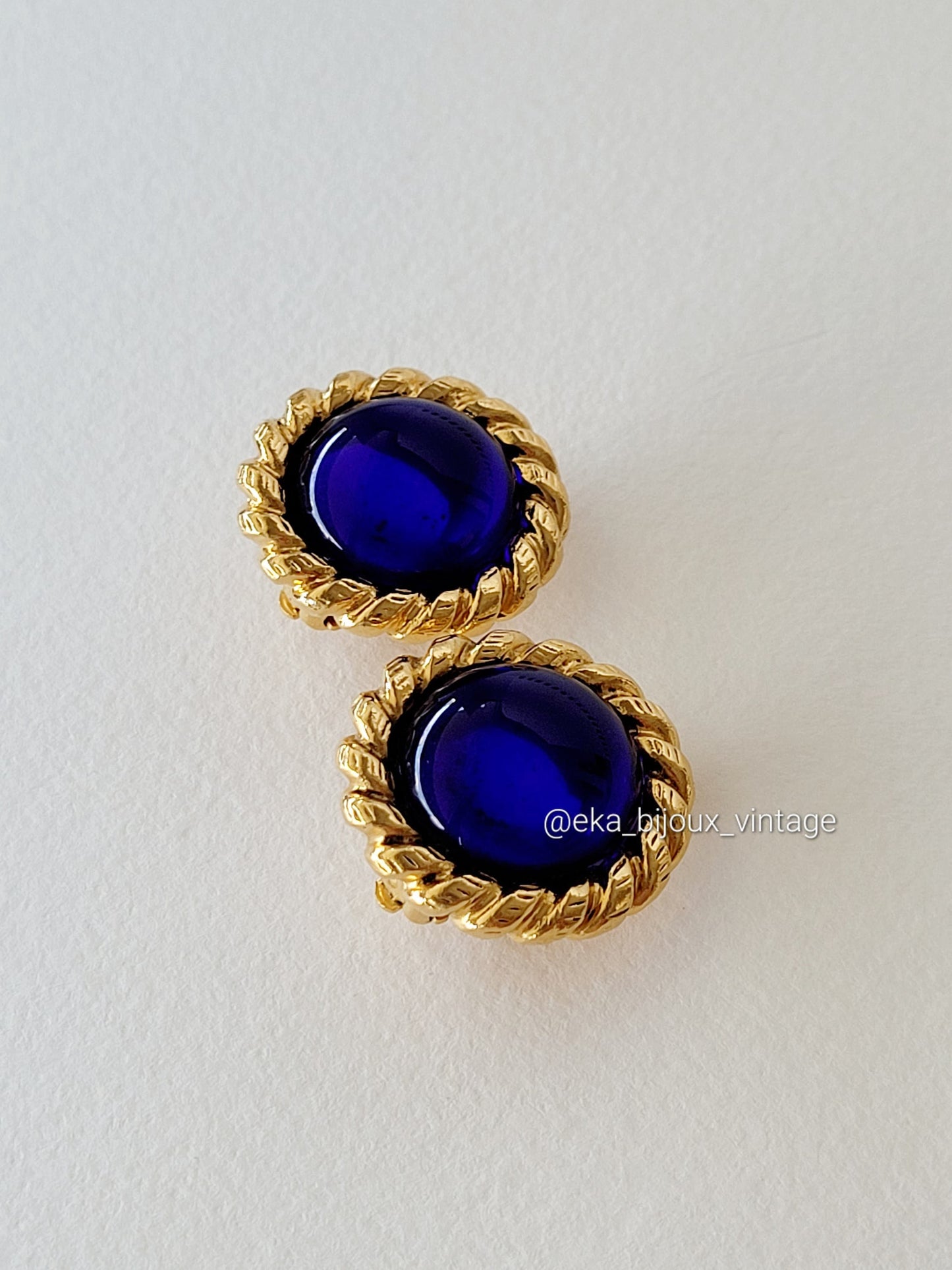 Chanel - Boucles d'oreilles vintage Cabochons bleus