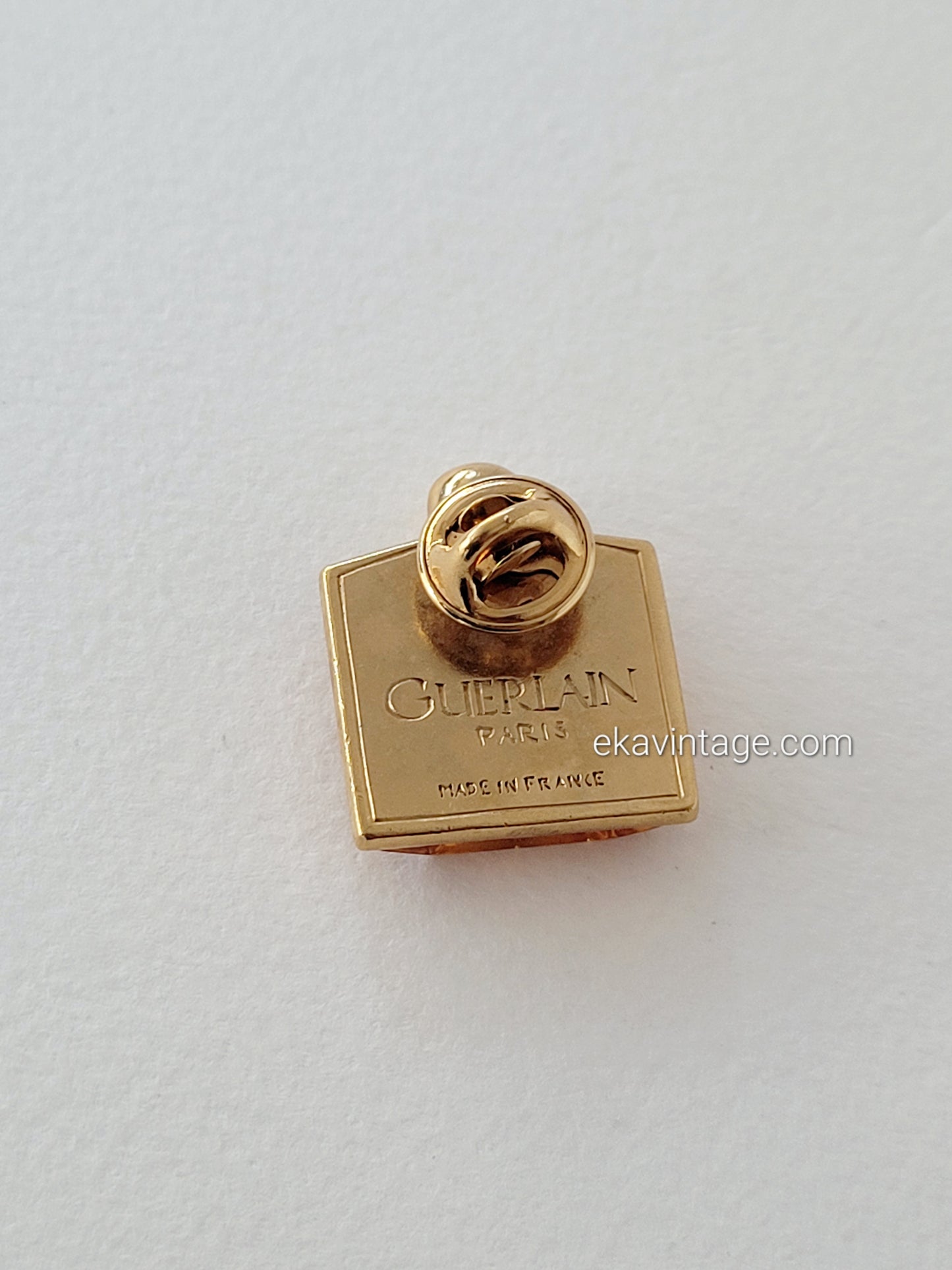 Guerlain Paris - Pin's vintage