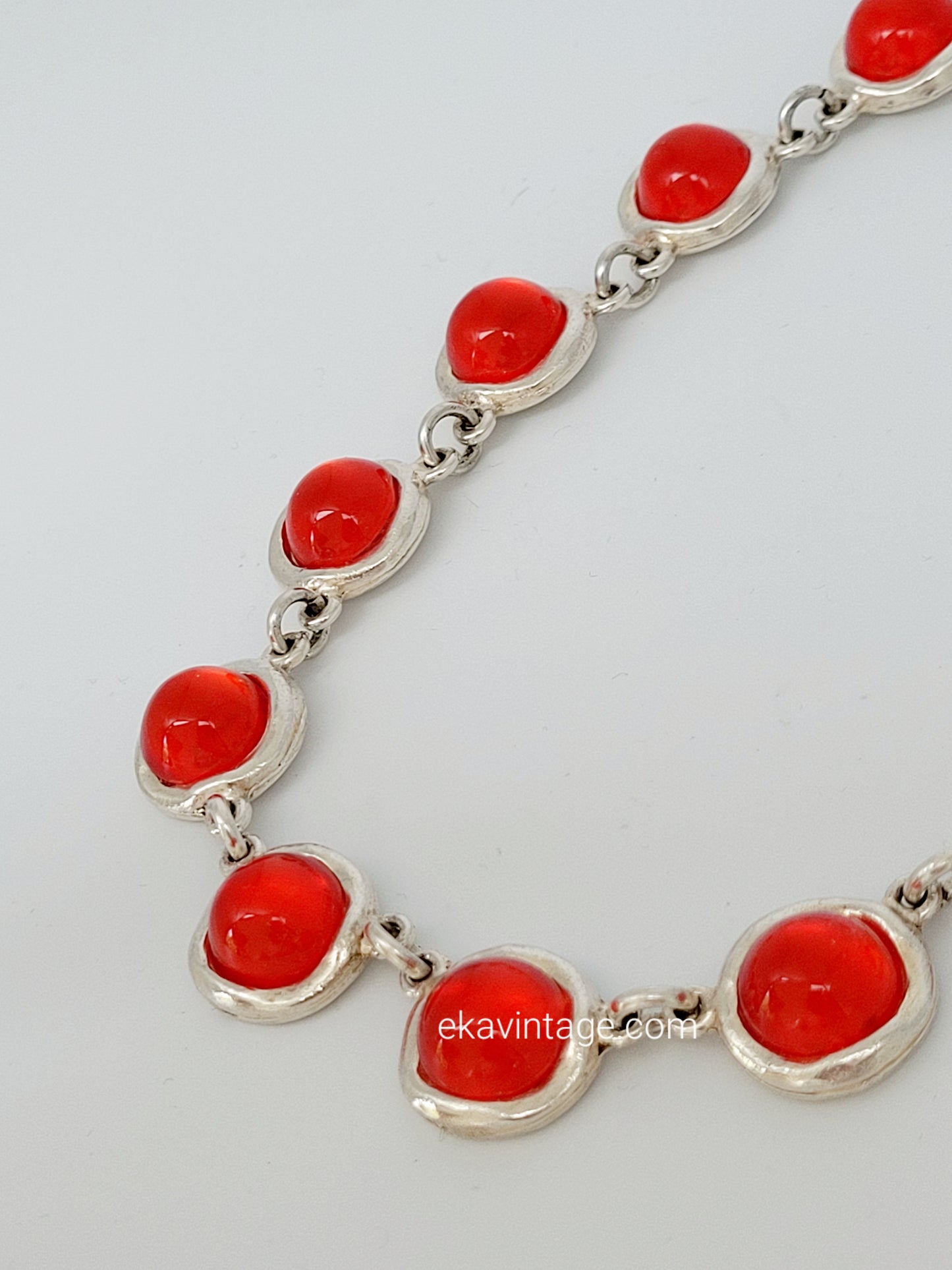 Biche de Bere - magnifique collier vintage cabochons rouges