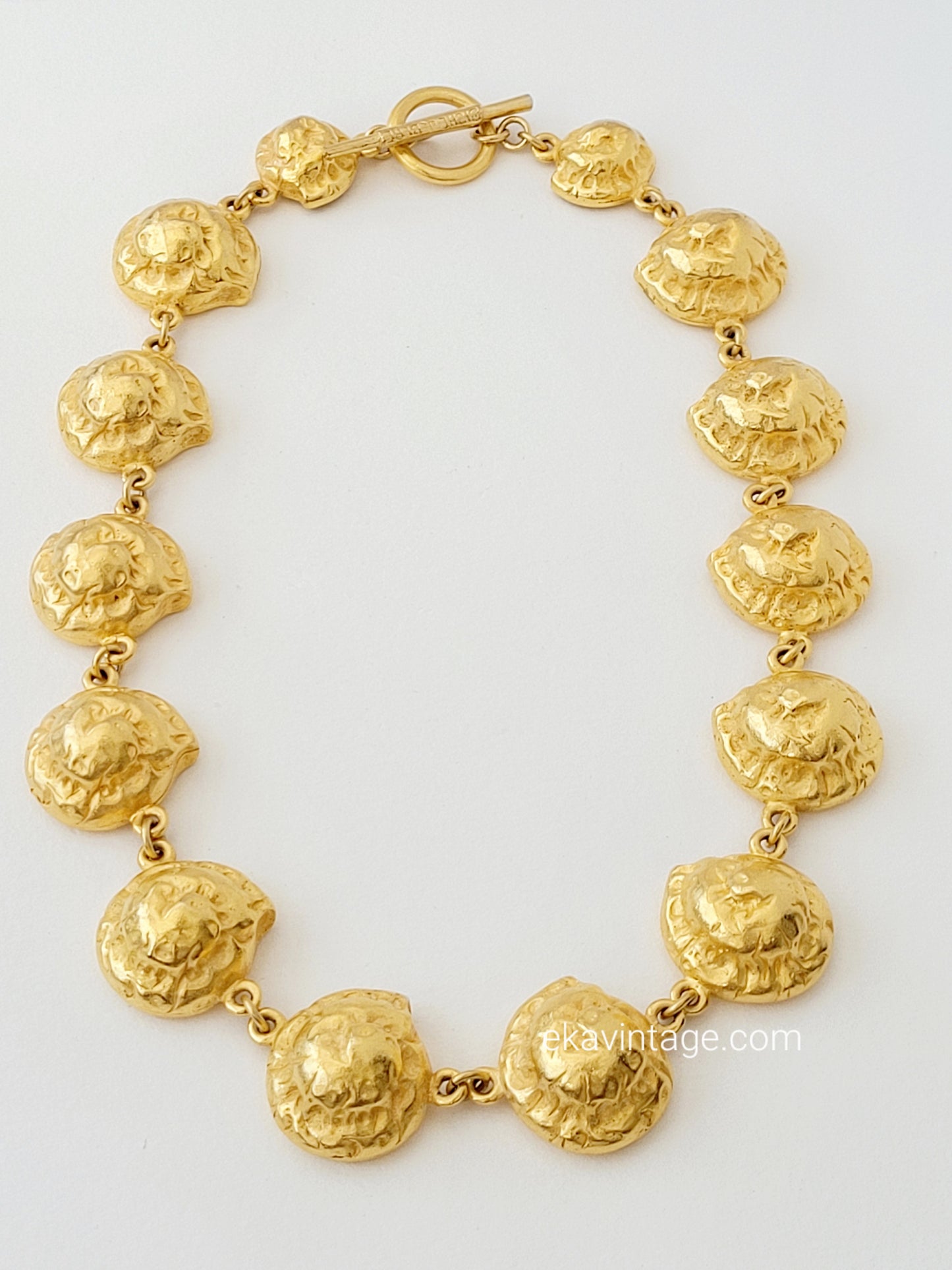 Biche de Bere  - Collier vintage Coquillages