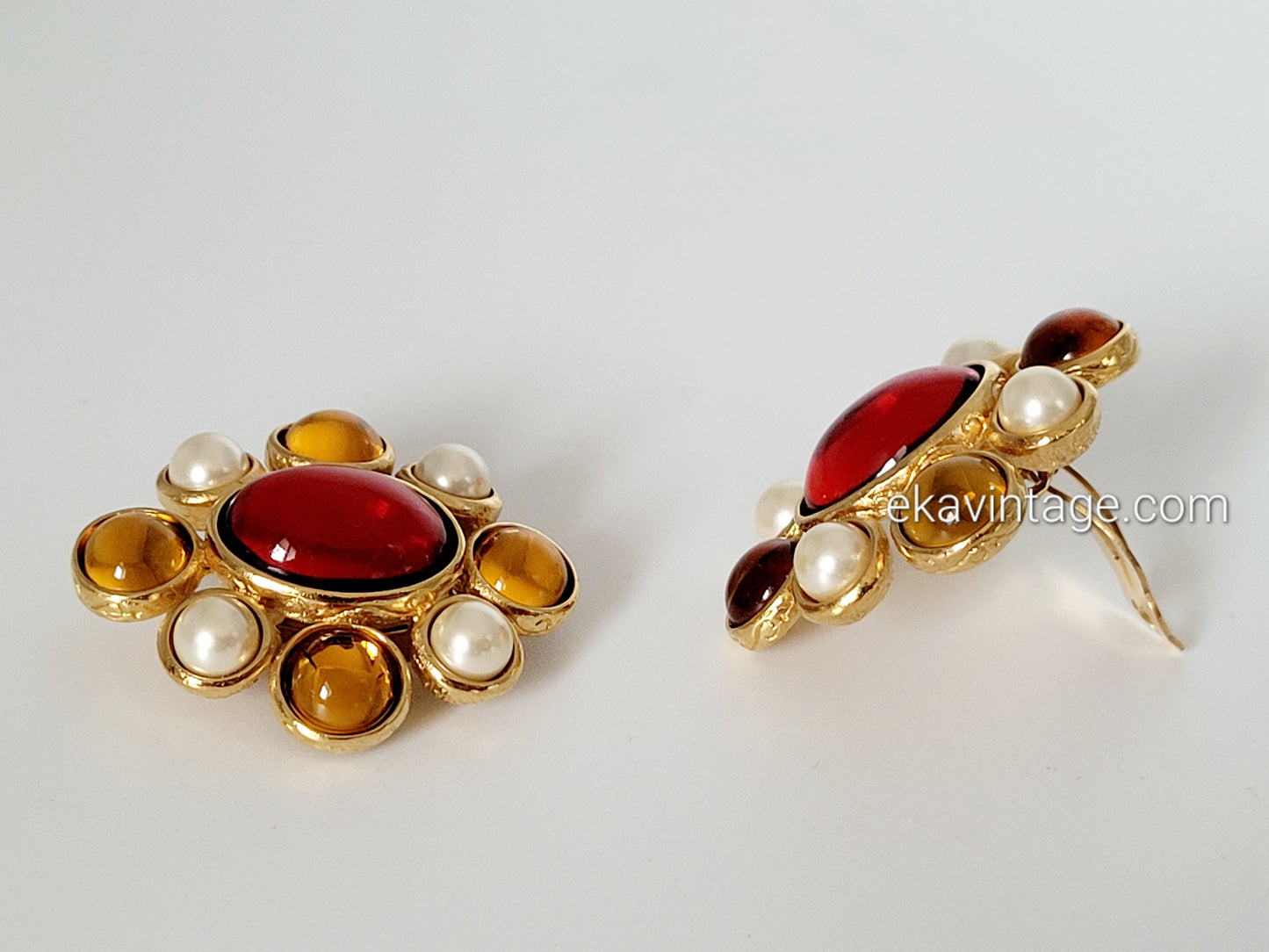 Yves Saint Laurent - Boucles d'oreilles vintage Cabochons rouges