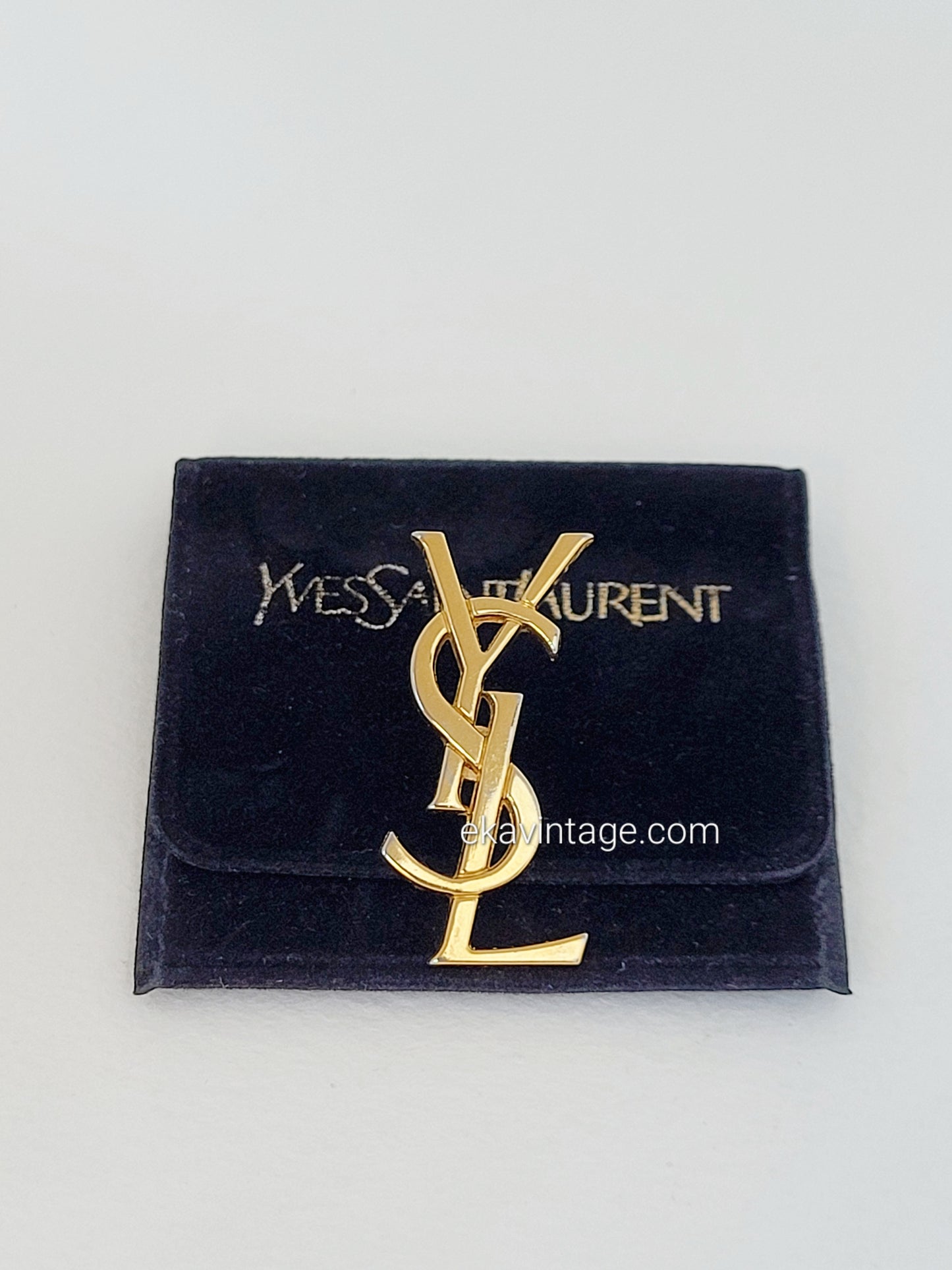 Yves Saint Laurent - Pin's vintage YSL