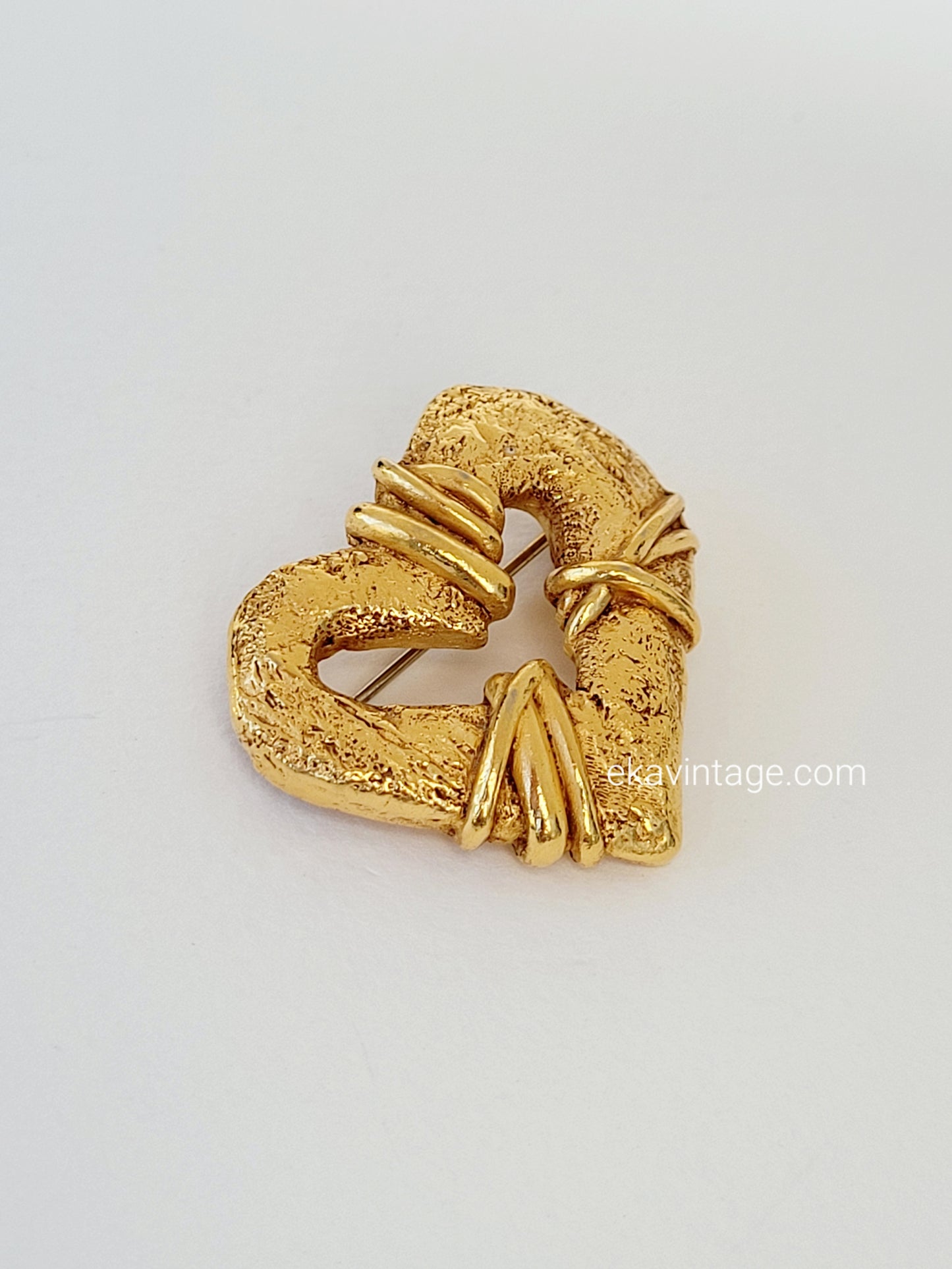 Christian Lacroix - Broche vintage cœur