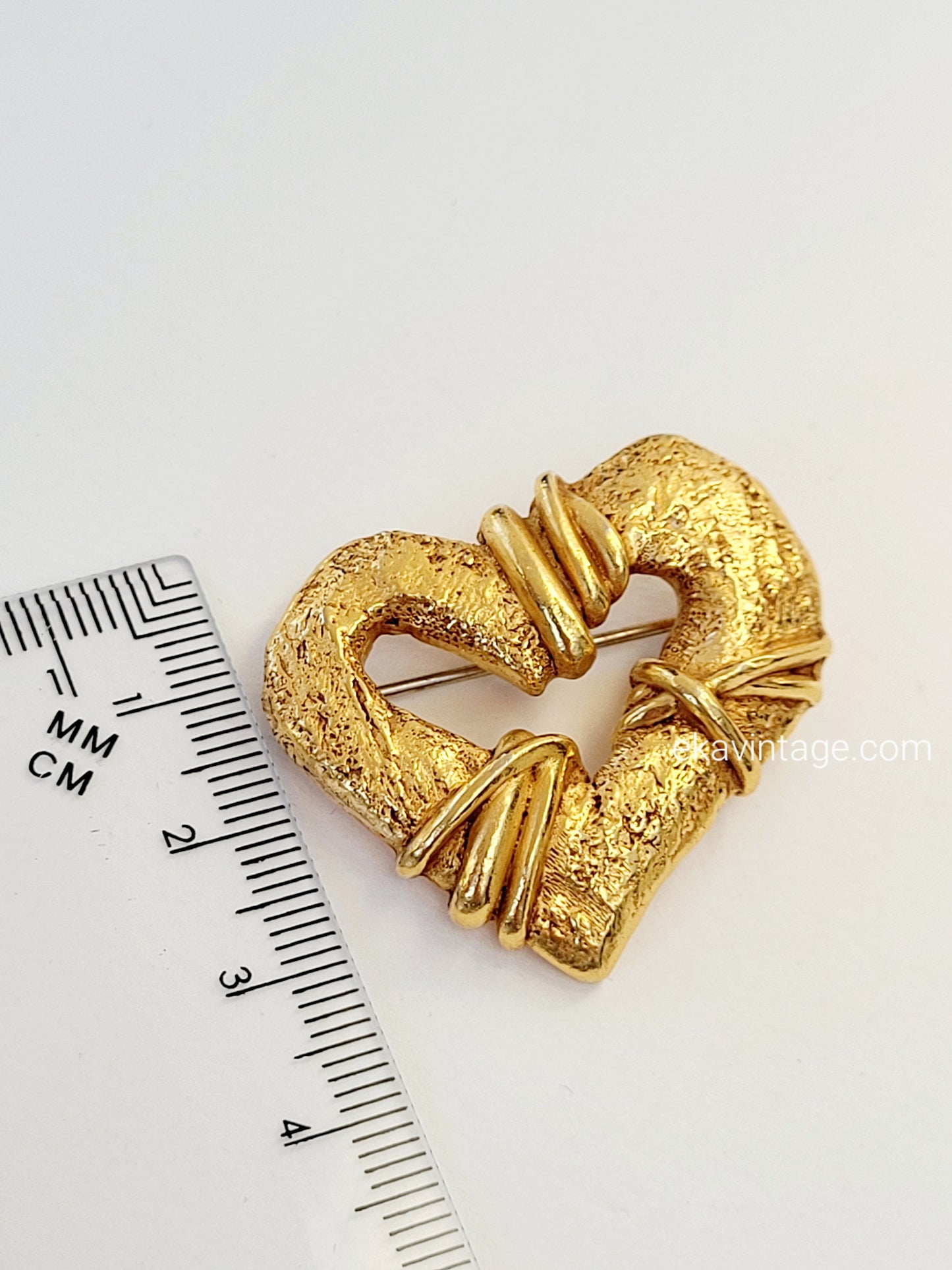 Christian Lacroix - Broche vintage cœur