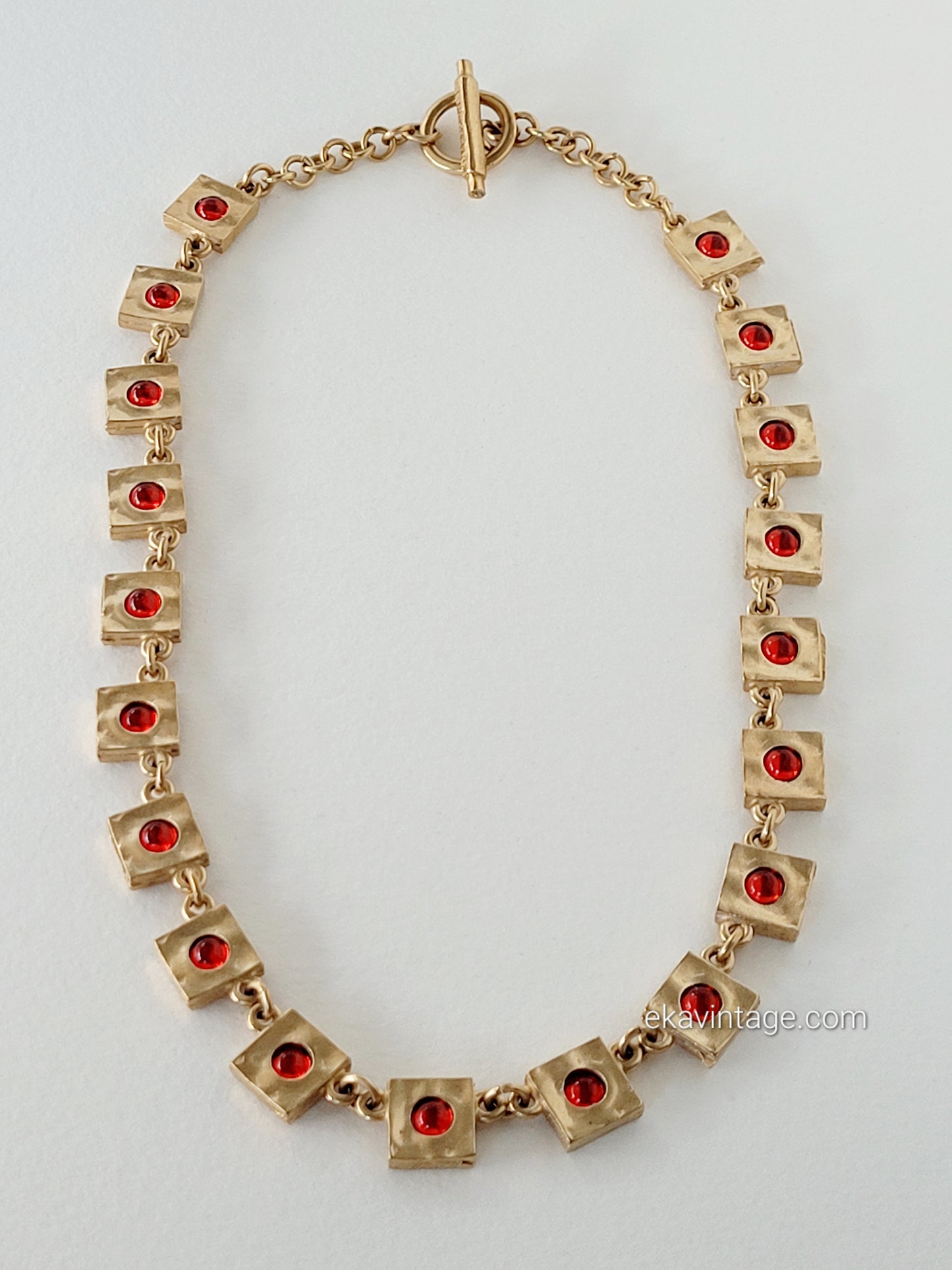 Collier vintage Biche de Bere -Cabochons rouges