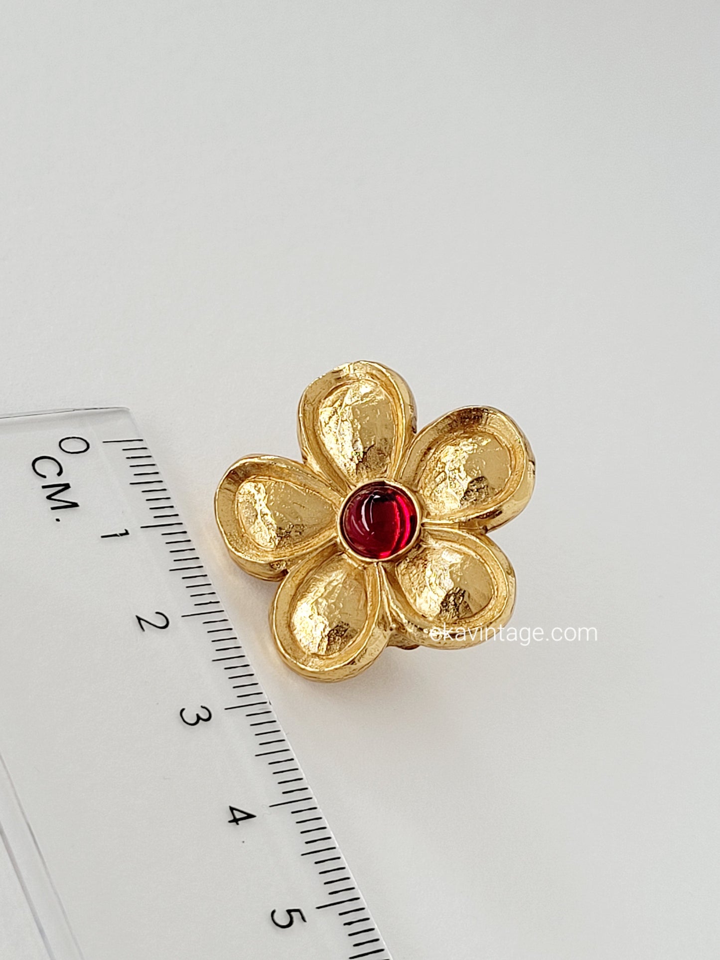 Kenzo - Boucles d'oreilles vintage Fleur cabochon rouge