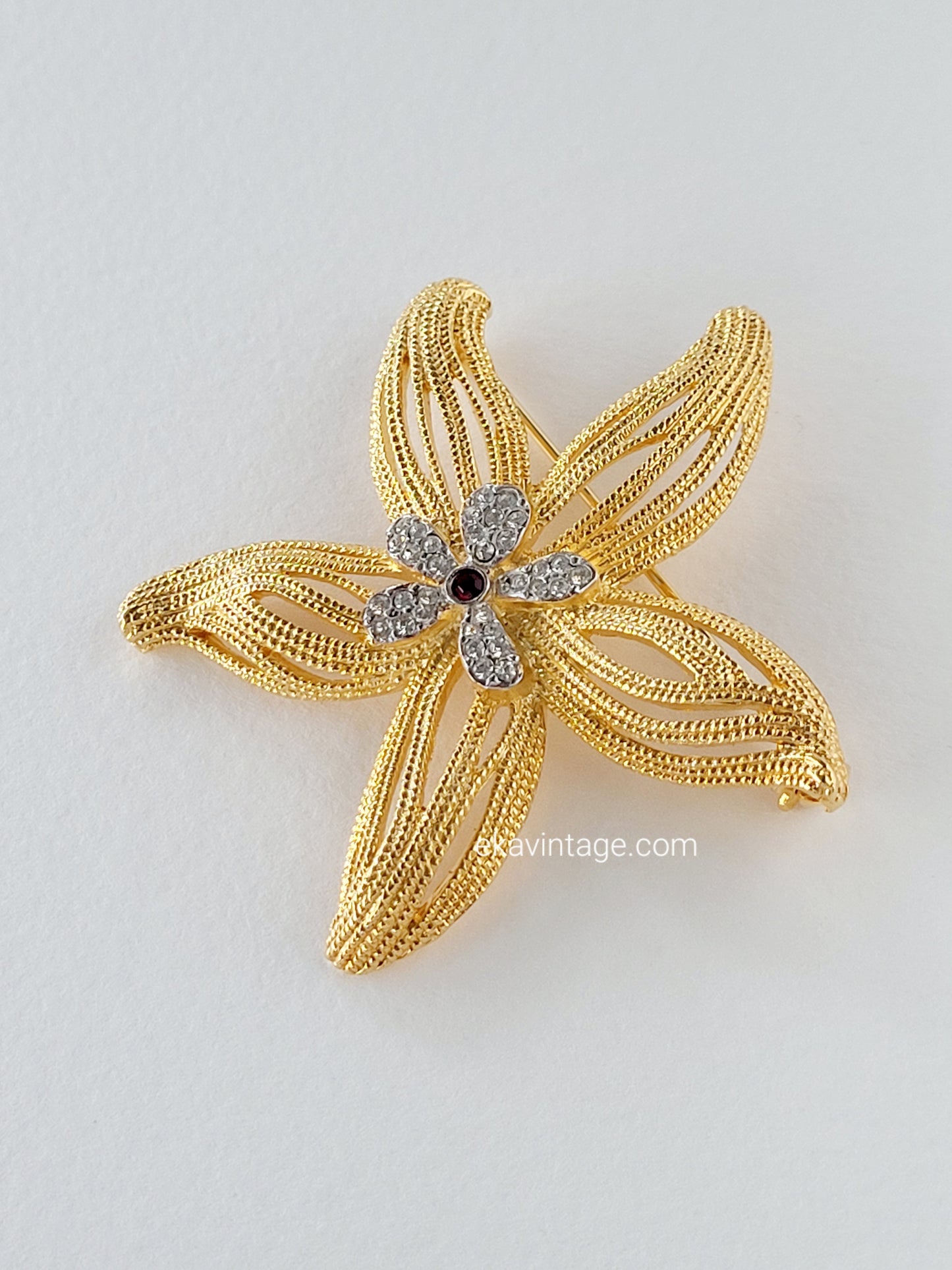 Musée des arts décoratif-Broche Fleur