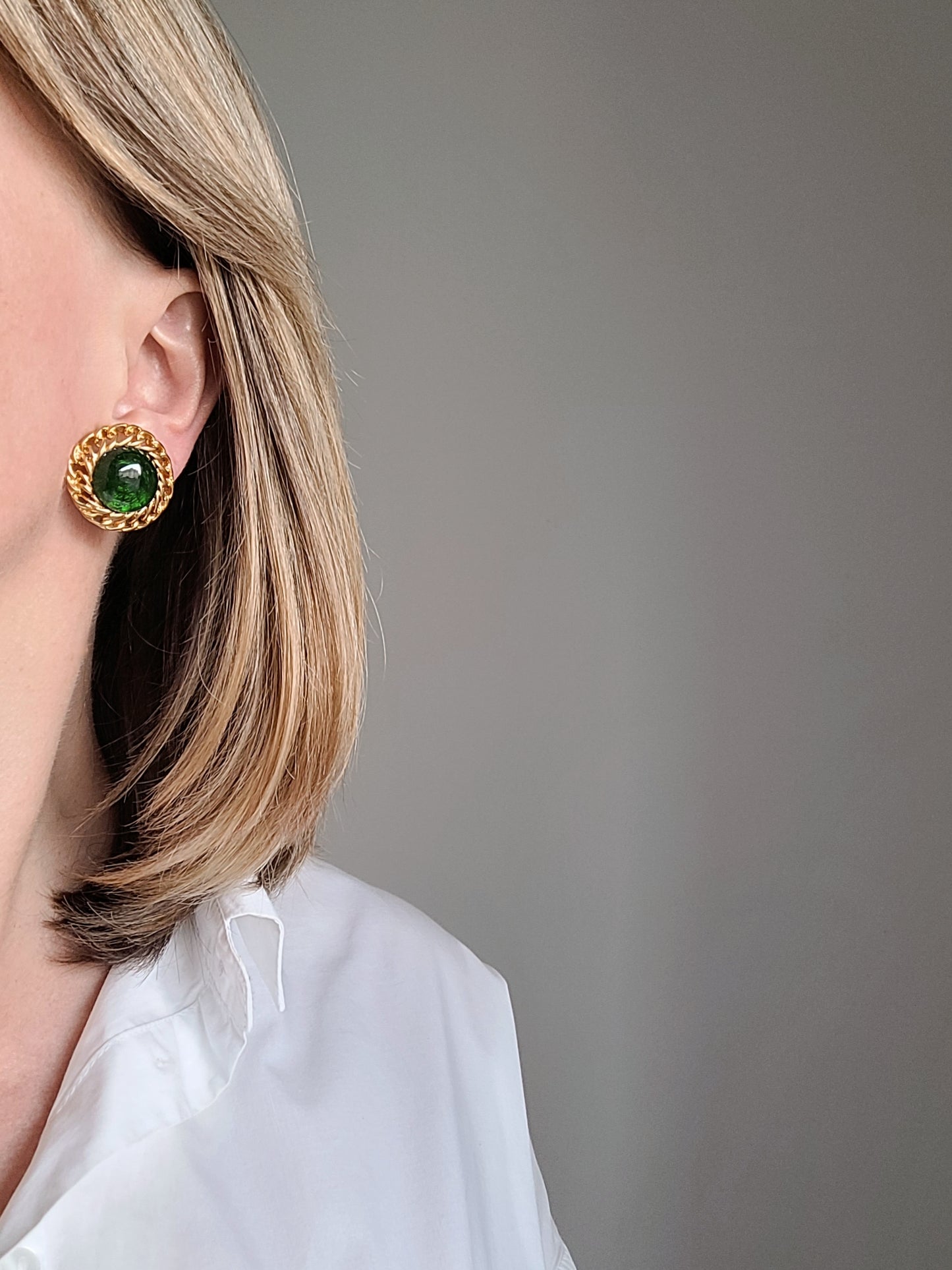 Chanel - Boucles d'oreilles vintage Cabochons verts