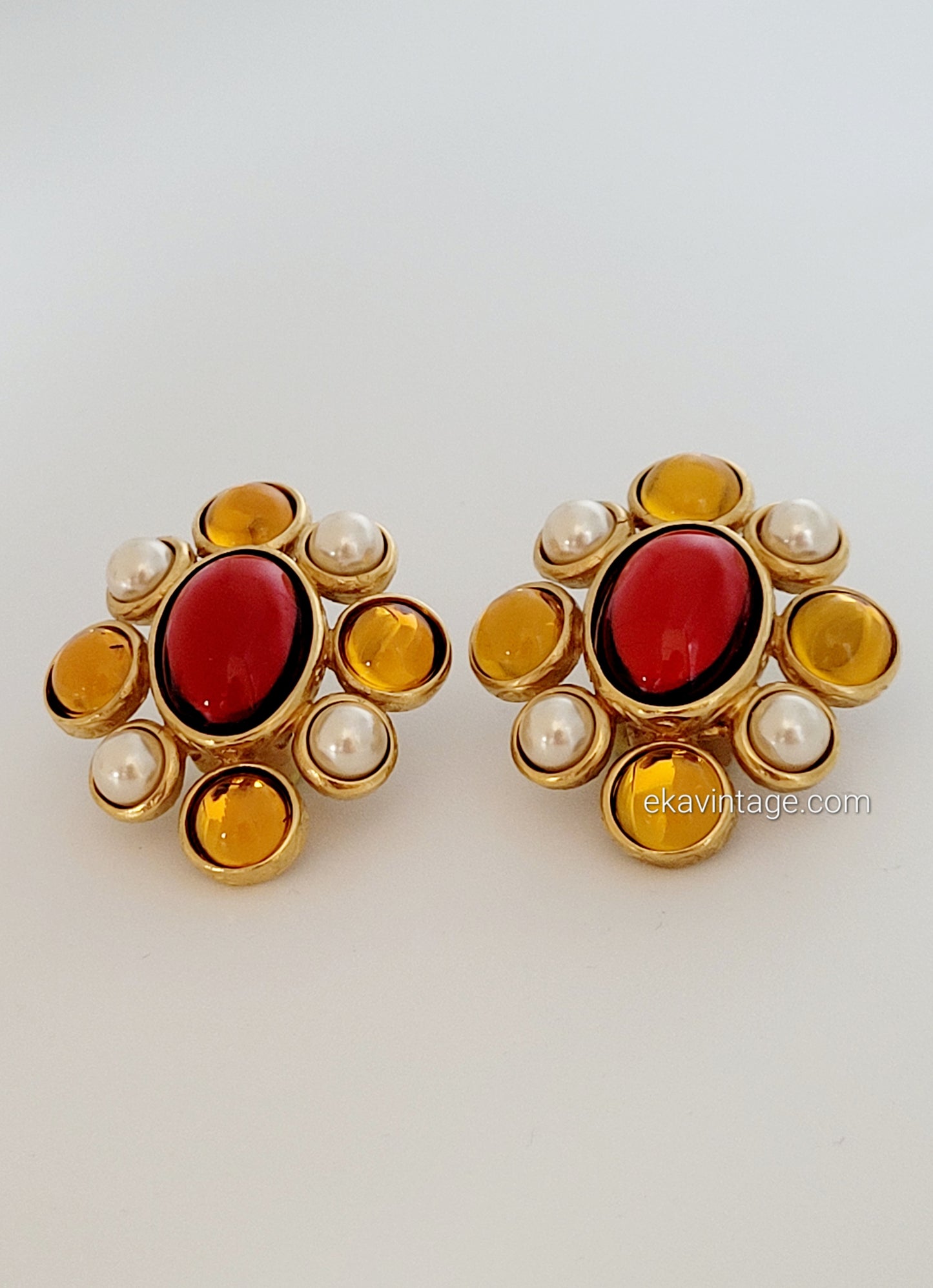 Yves Saint Laurent - Boucles d'oreilles vintage Cabochons rouges