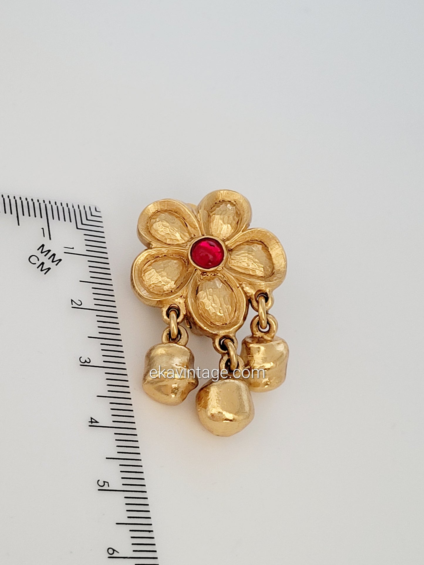 Kenzo - Boucles d'oreilles vintage Fleur cabochon rouge