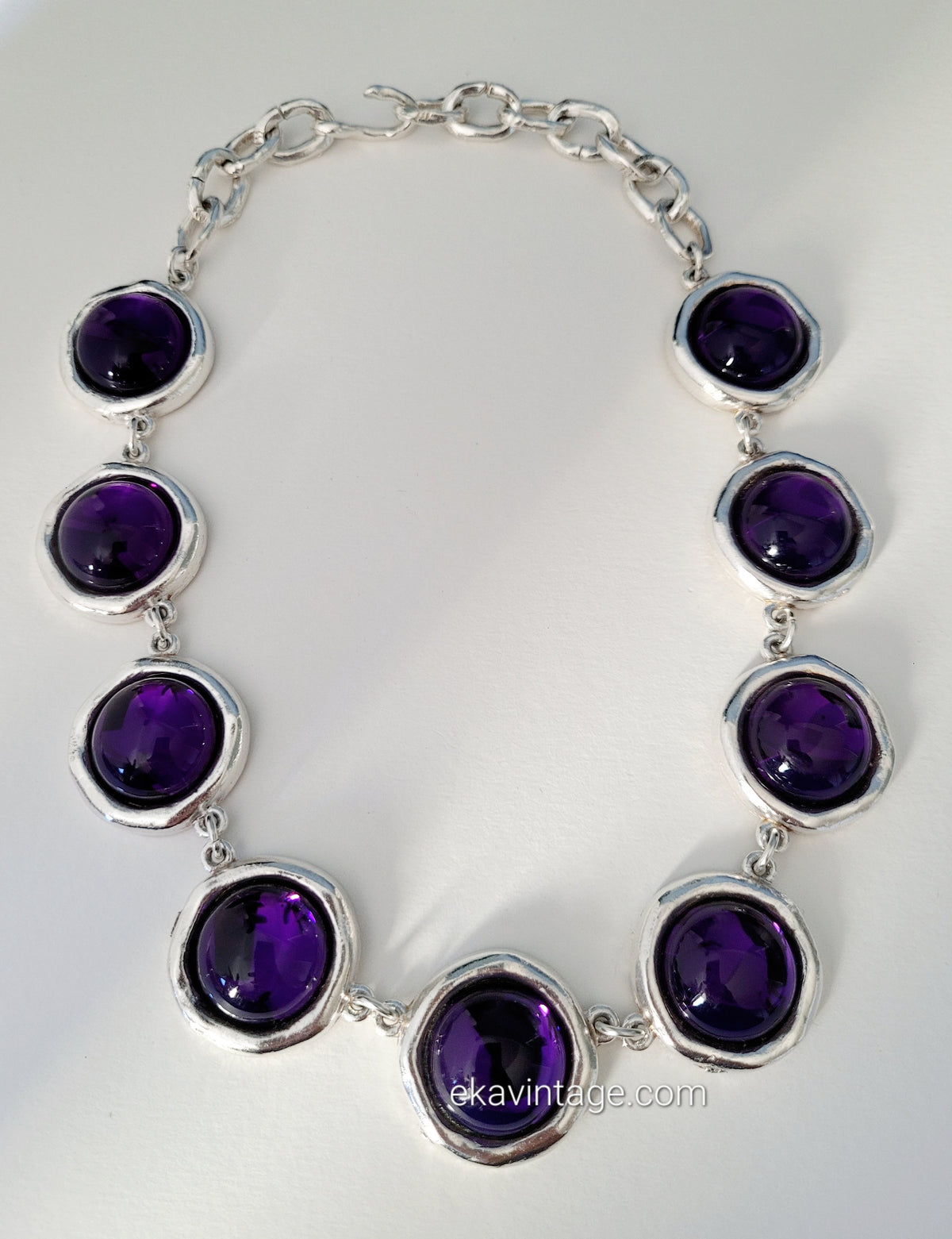 Biche de Bere - Collier vintage cabochons couleur violet
