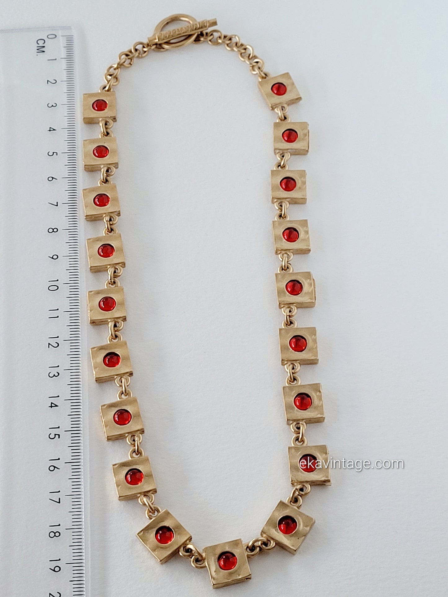 Collier vintage Biche de Bere -Cabochons rouges