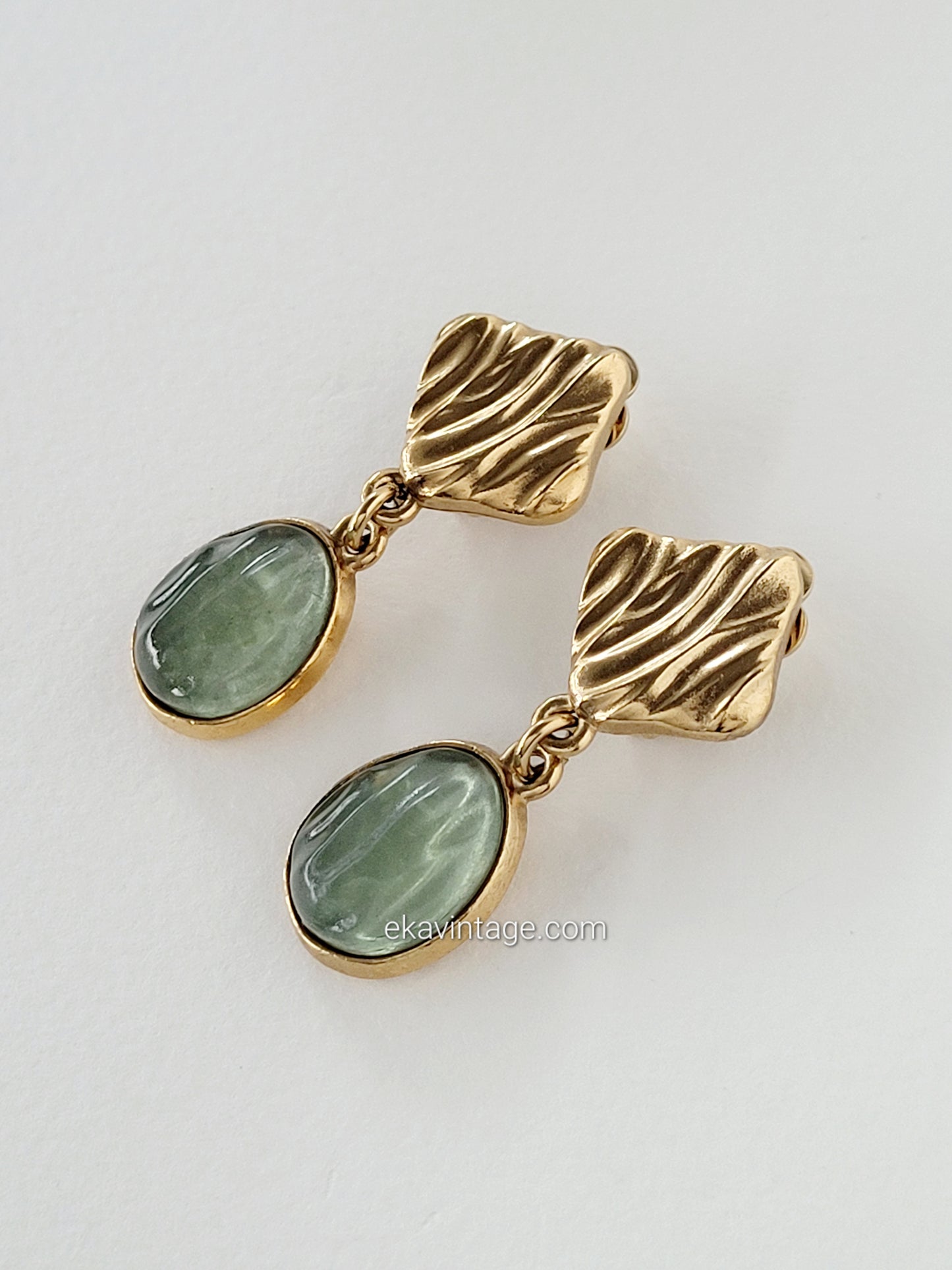 Boucles d'oreilles vintage Jacques Esterel Cabochons verts