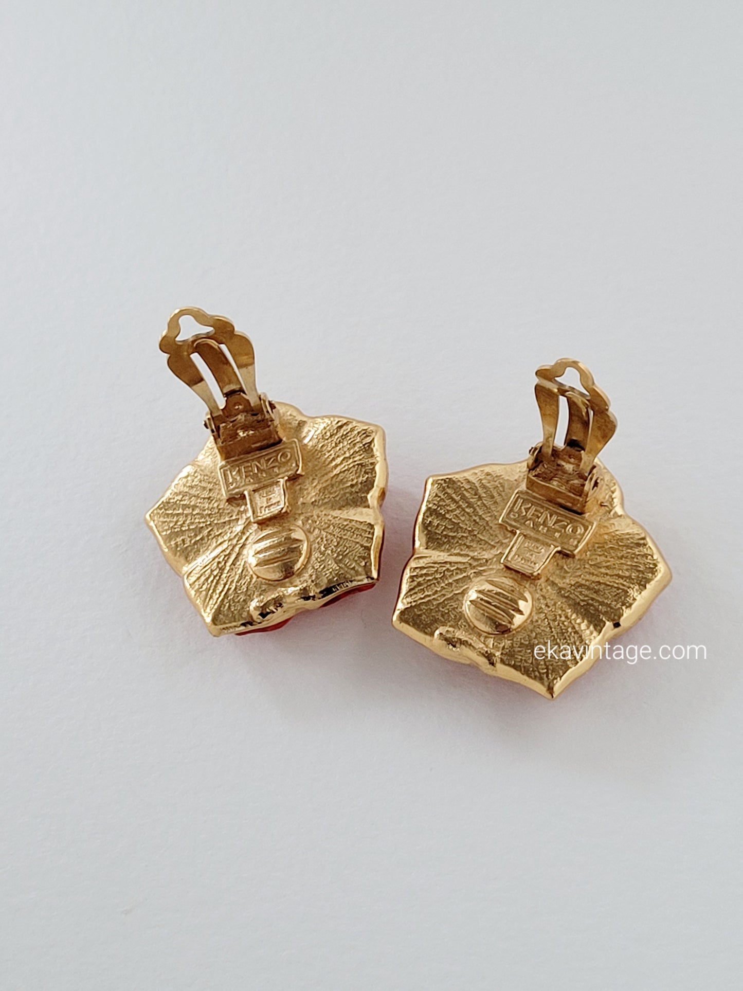 Kenzo - Boucles d'oreilles vintage Fleur en lucite