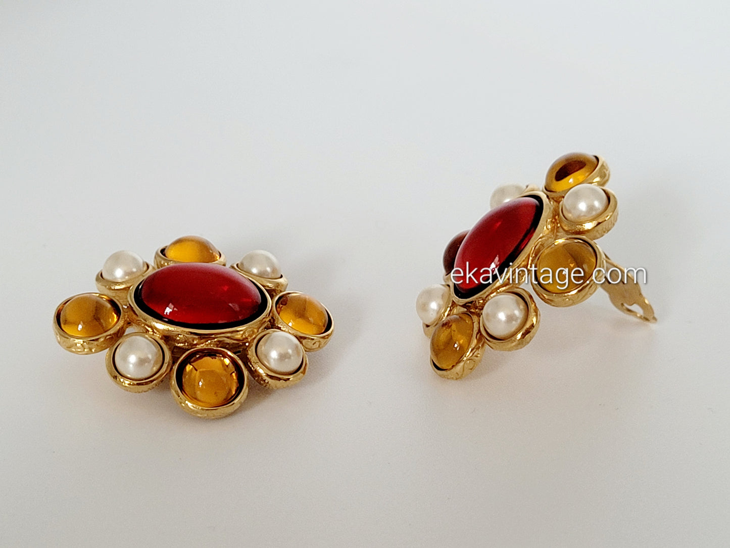 Yves Saint Laurent - Boucles d'oreilles vintage Cabochons rouges