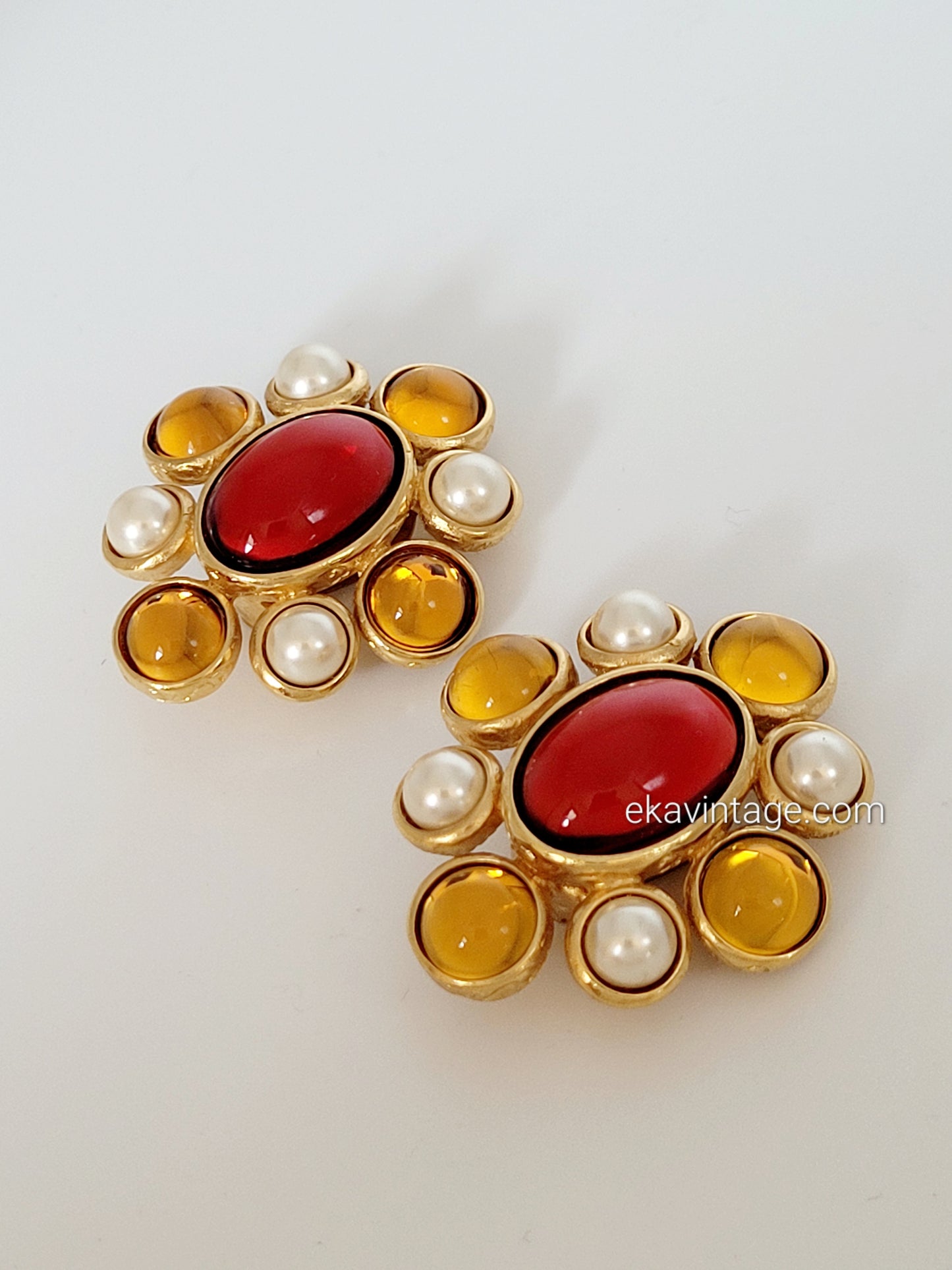 Yves Saint Laurent - Boucles d'oreilles vintage Cabochons rouges