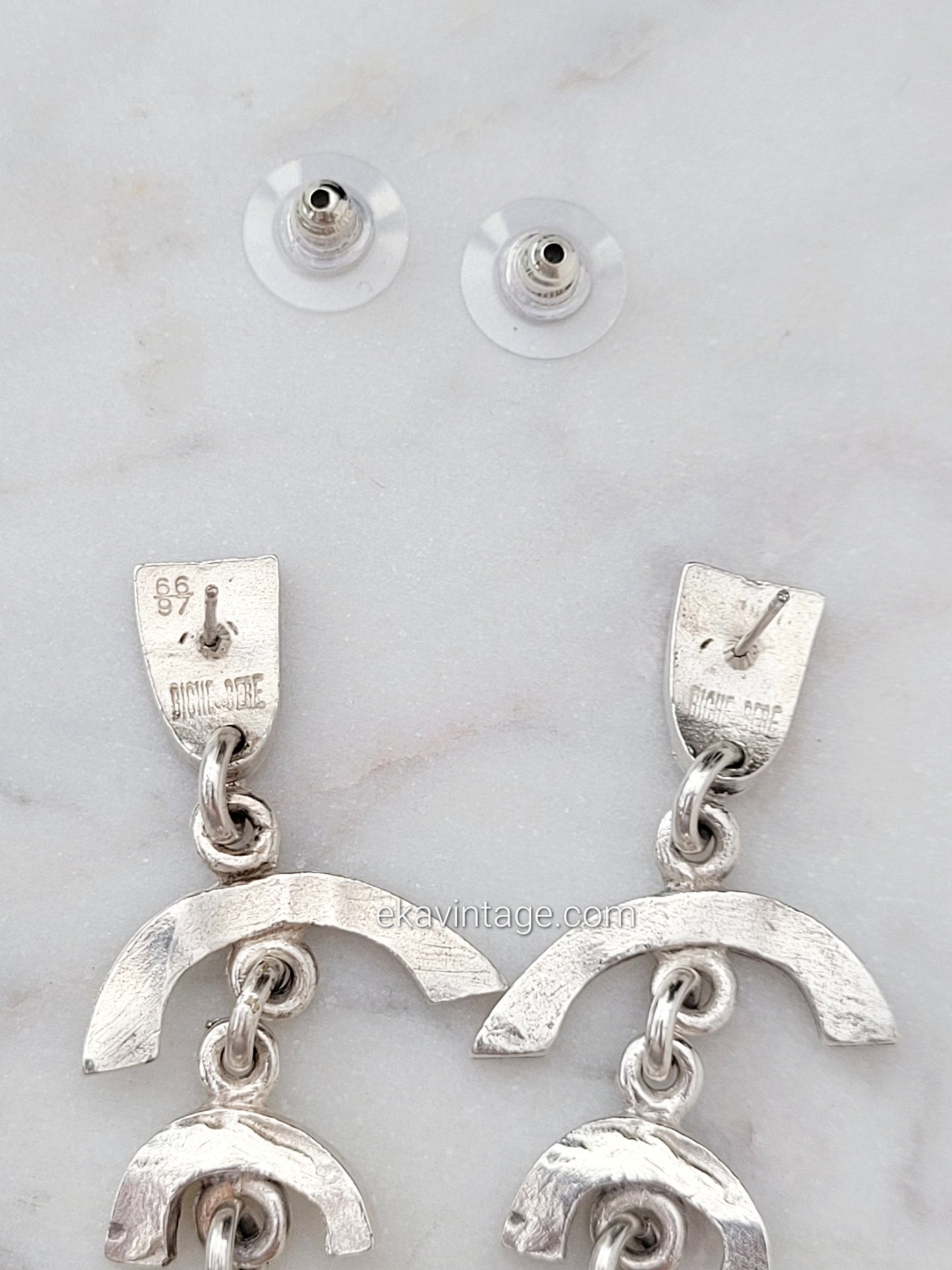 Biche de Bere - Boucles d'oreilles vintage pendantes